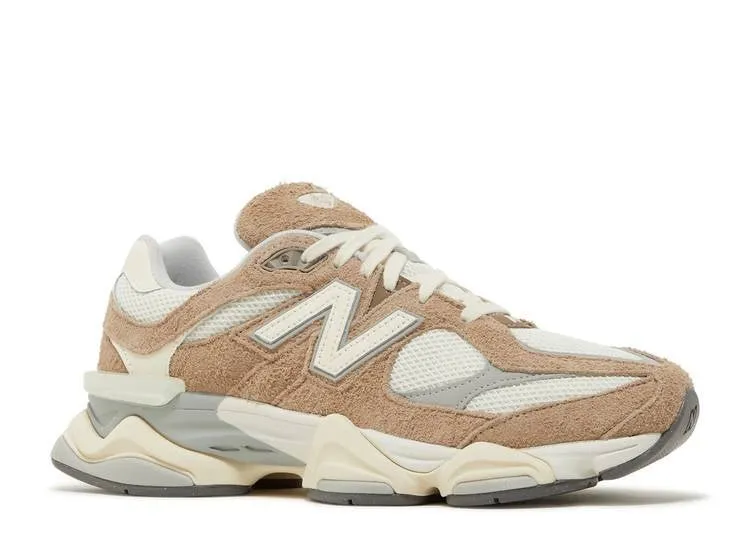 Test Hike Steady Grip New Balance 9060 Driftwood