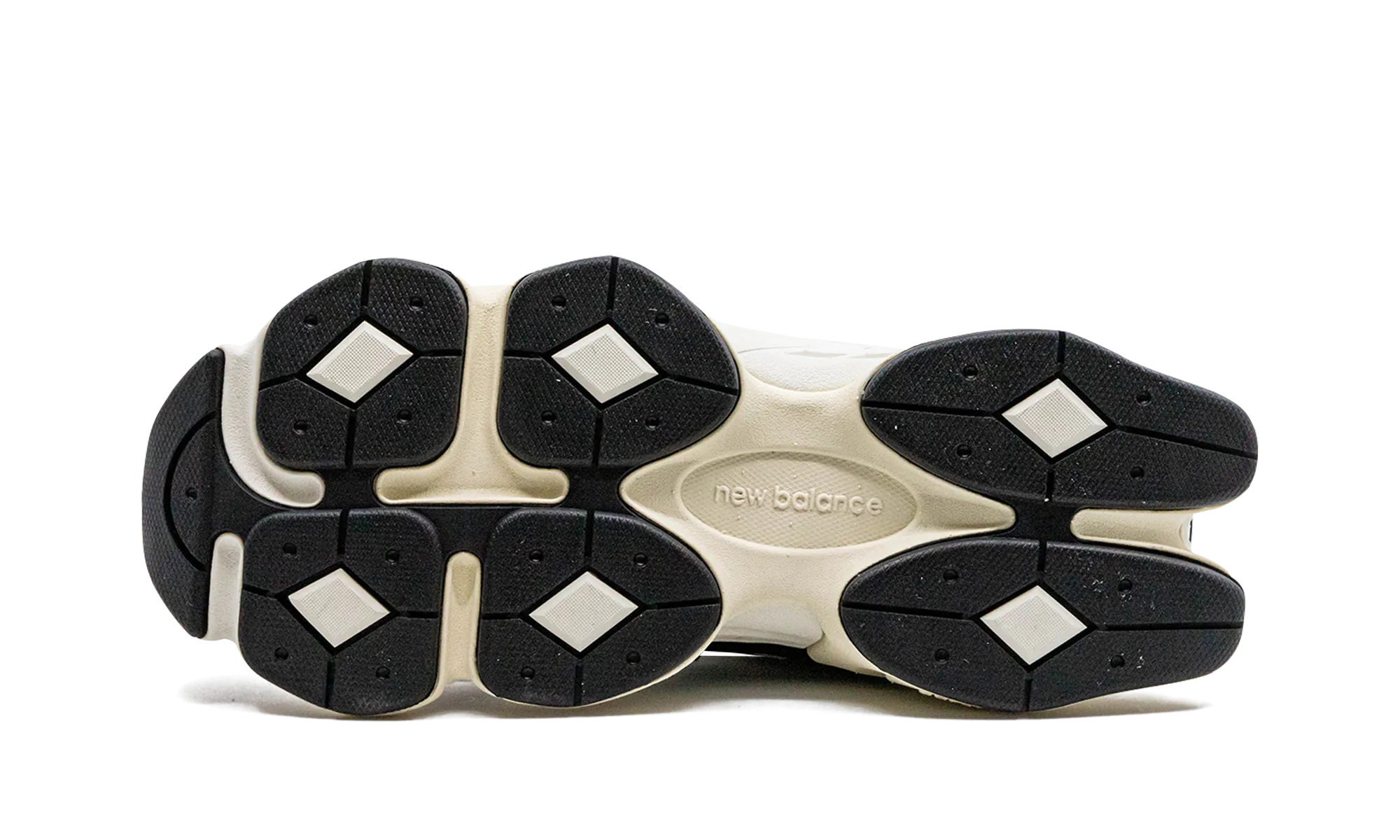 9060 "Black / White" Smooth Padding Soft Movement