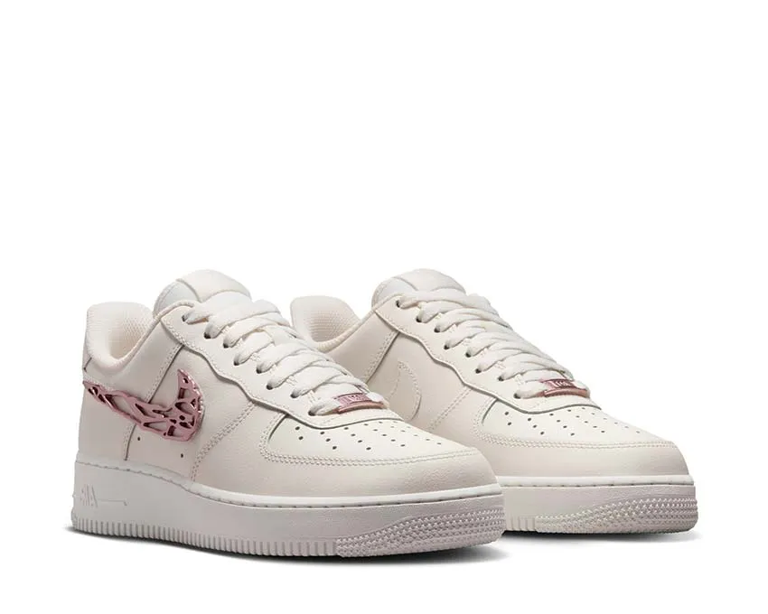 Plan Hike Nike Air Force 1'07 LX W