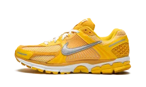 Zoom Vomero 5 "Varsity Maize" 15K Run