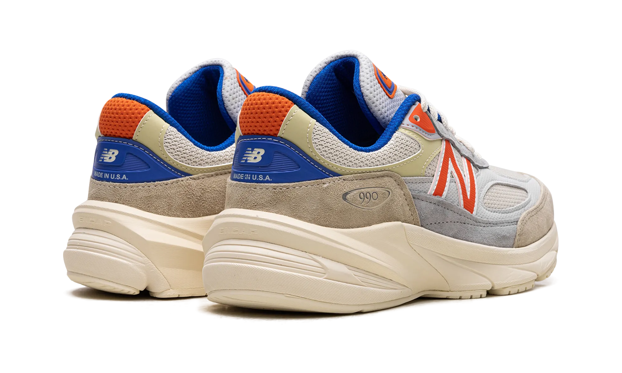 Simple Vibe Park Fun 990v6 "Kith - Madison Square Garden - Knicks"
