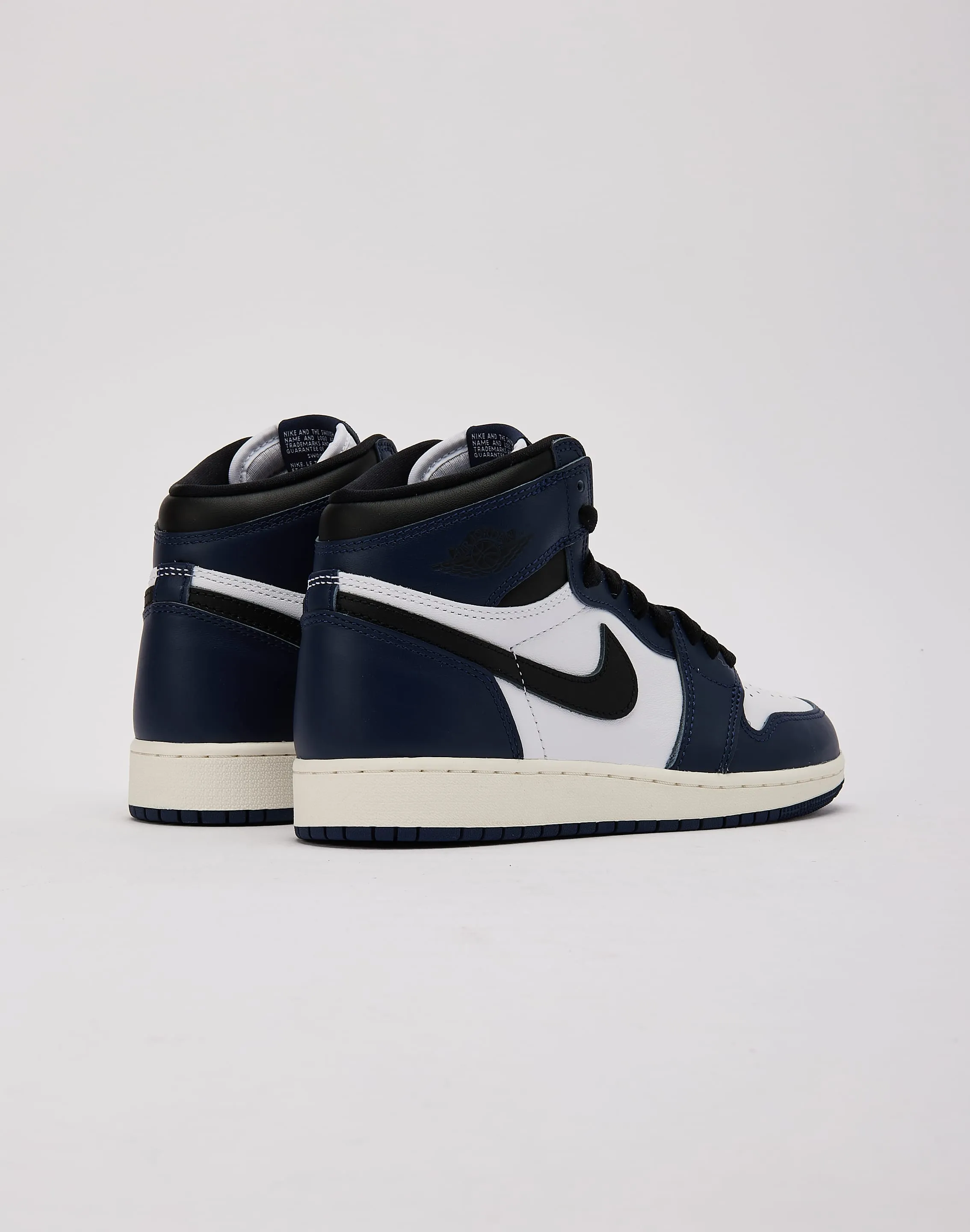 Jordan Air Jordan 1 Retro High OG 'Midnight Navy' Grade-School Game Edge Rain Step