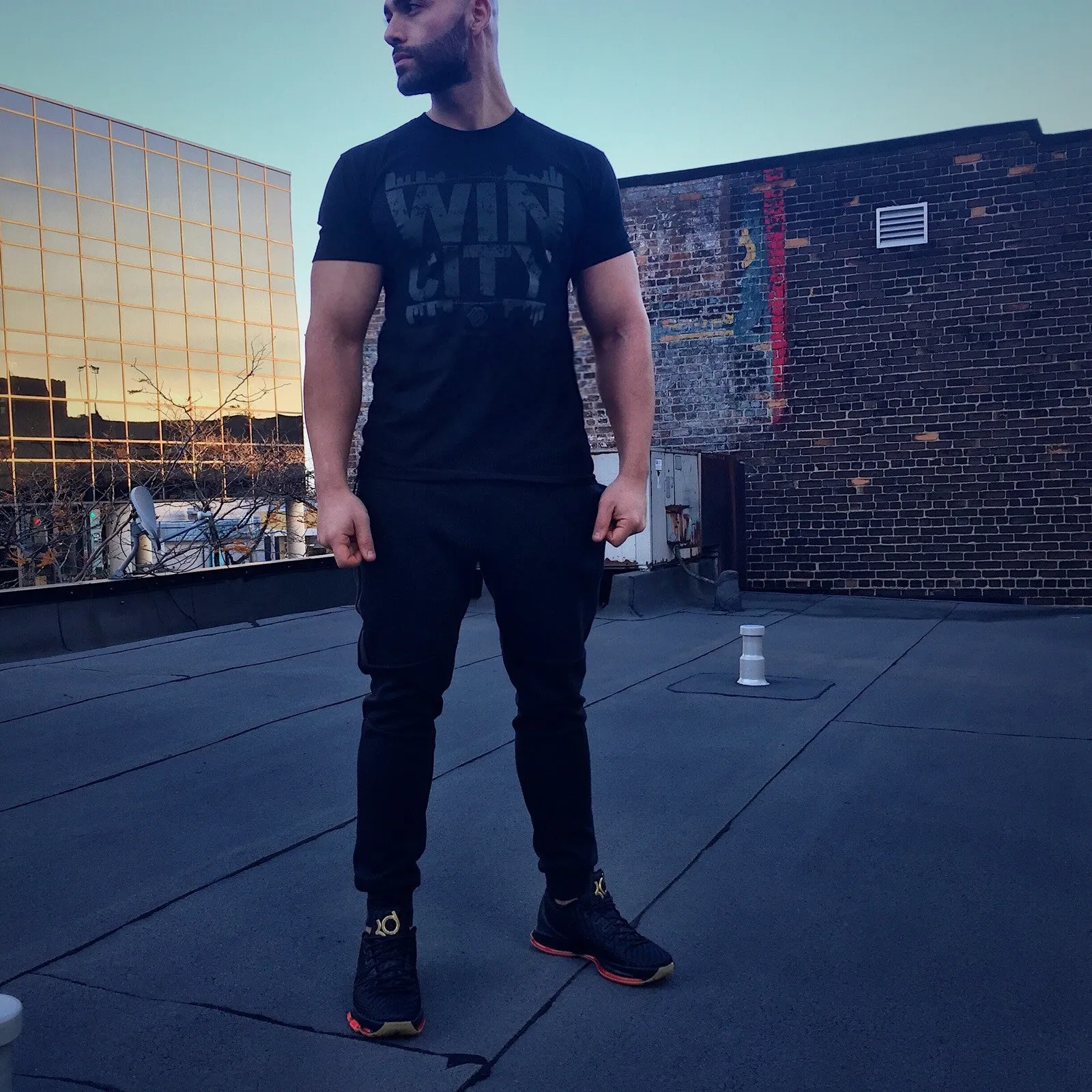 Shine Tone Easy Flow WIN CITY BLACK OUT TEE Modern