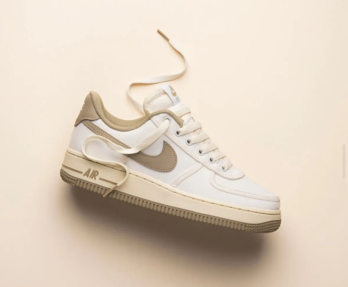 NIKE AIR FORCE 1 OFF WHITE KHAKI Casual Day