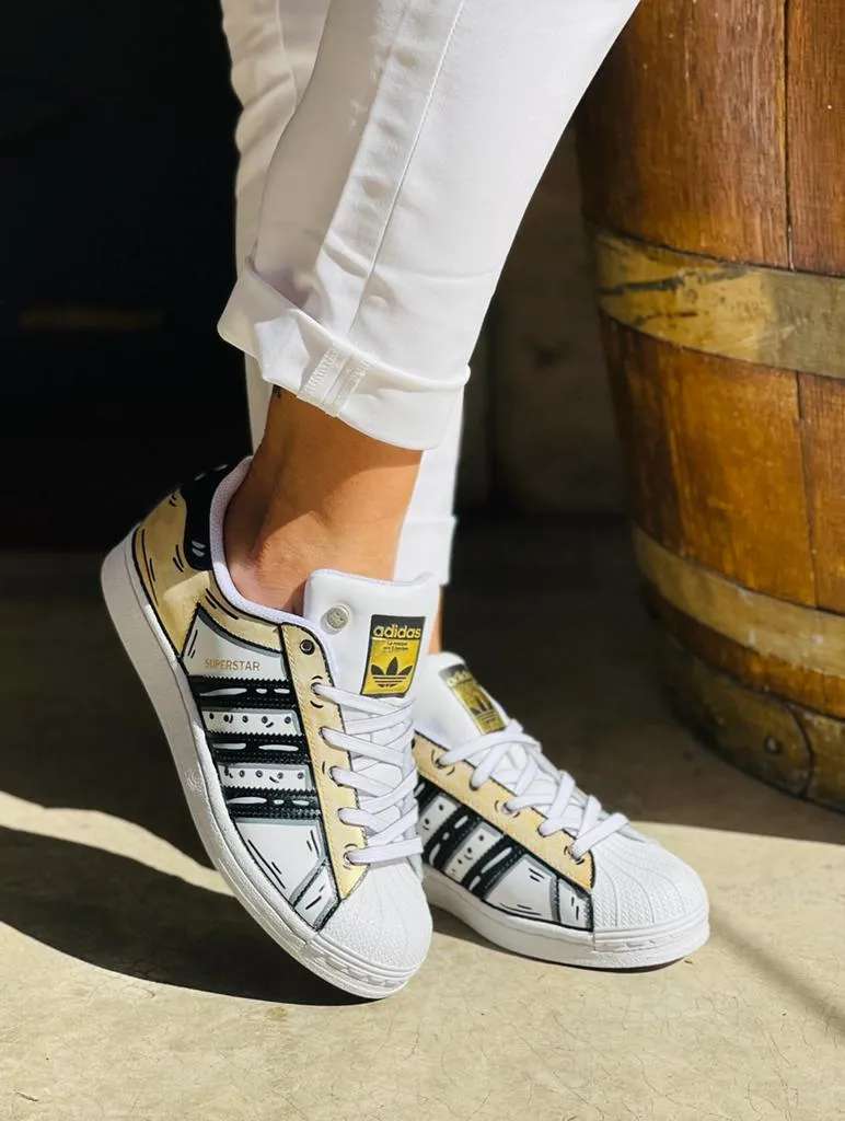 Beach Friendly Adidas Superstar Cartoon Gold e lacci cartoon