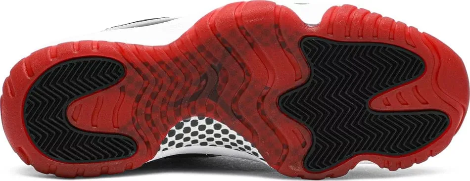 Jordan 11 Retro Playoffs Bred (2019) Stylish Go Weekend Fit