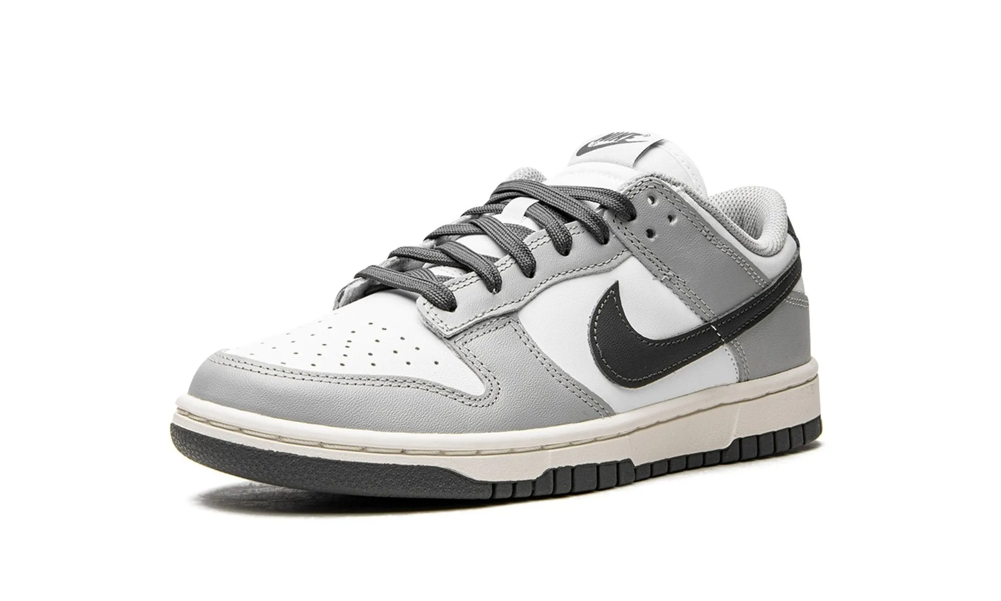 Steady Ride Foot Focus Nike Dunk Low "Light Smoke Grey" Women's