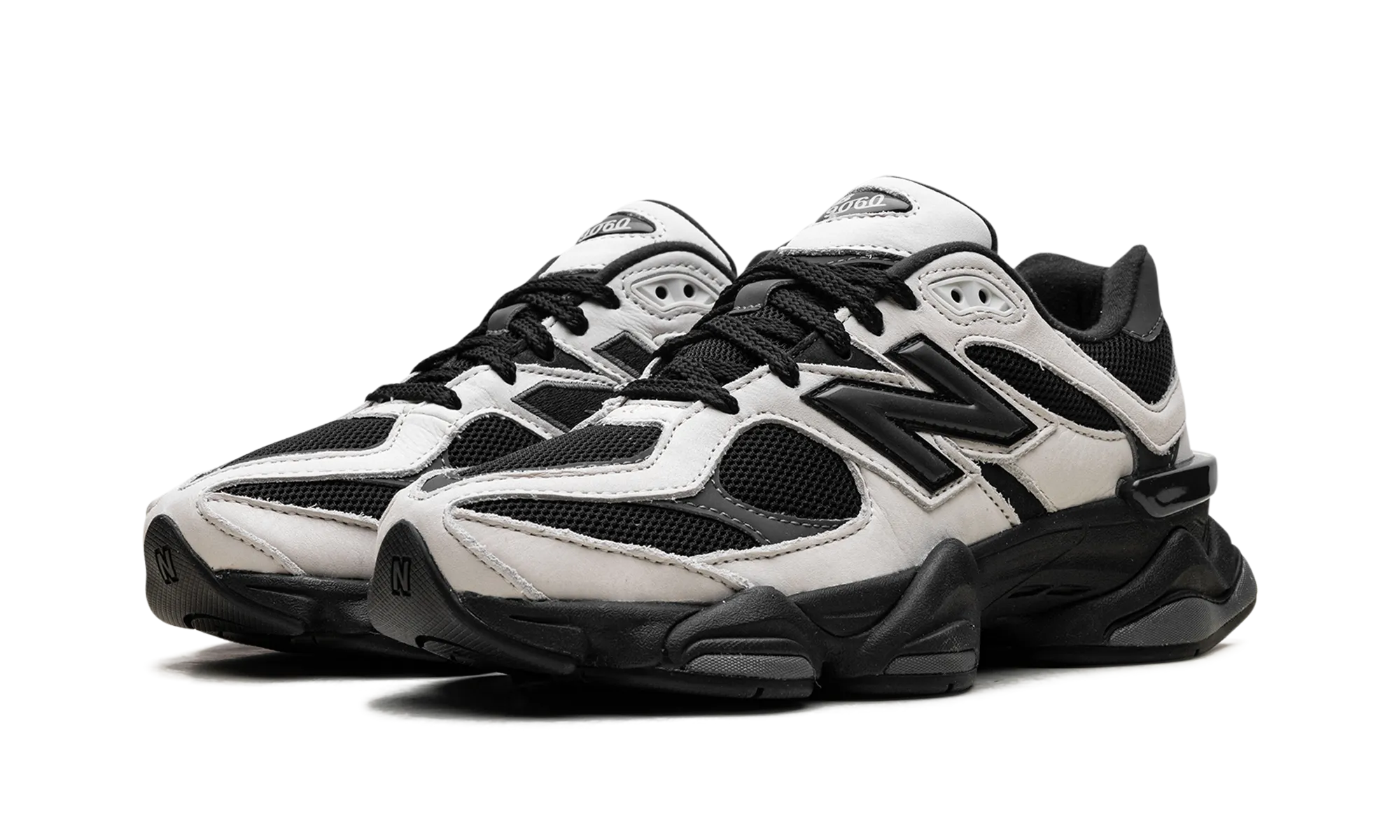 Breath Tech 9060 "Off White Black"