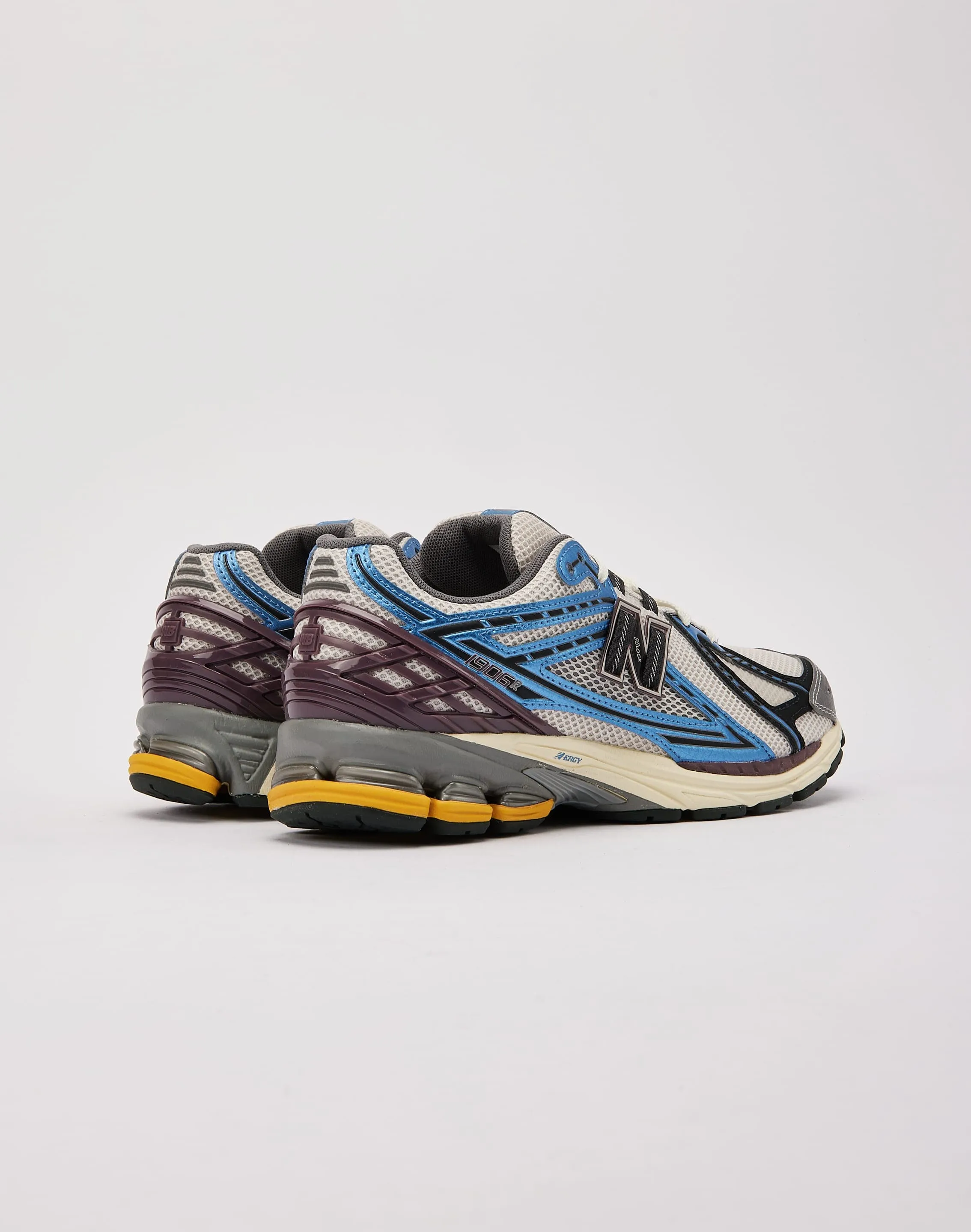 Low Top Lean Design New Balance 1906R