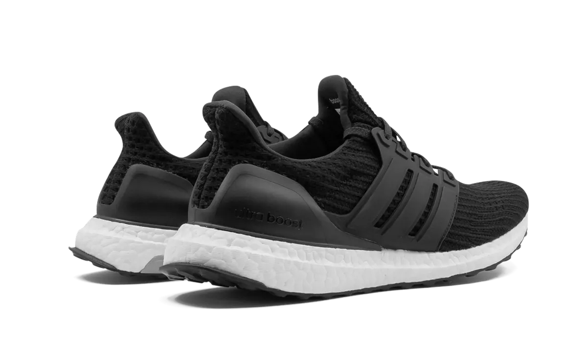 UltraBoost "4.0 Core Black" Reinforced Seams