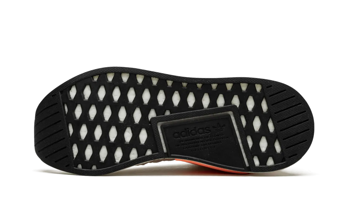 NMD_R2 WMNS "Linen" Lake Trek Comfortable toe box