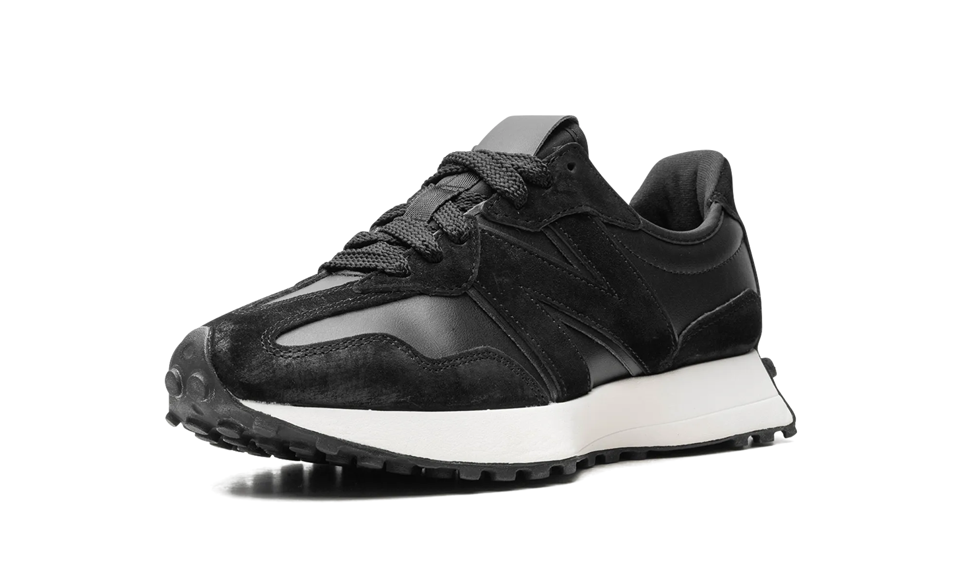 327 "Black" Group Pace Fashion Forward