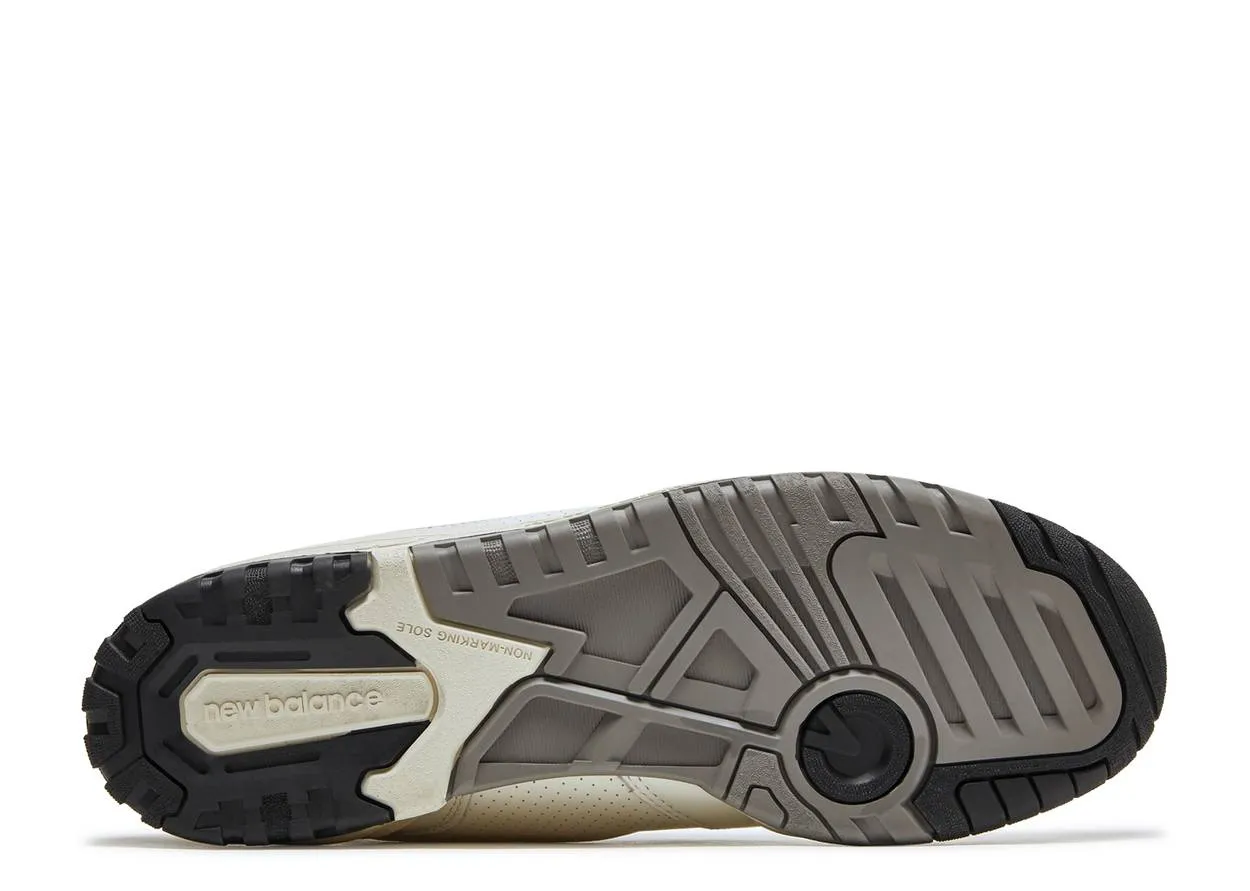 New Balance 550 Cream Black fashion pick