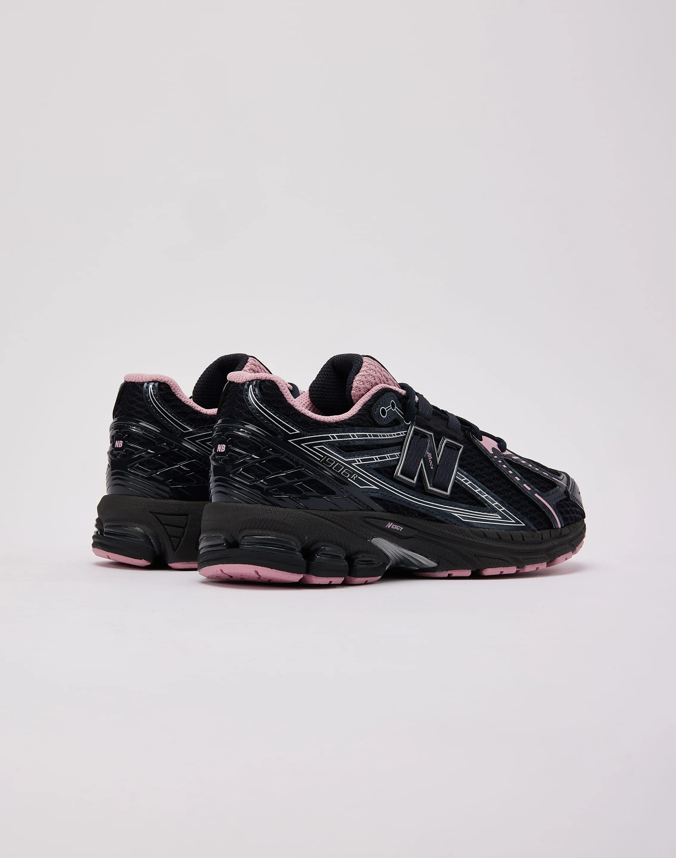 Hardwearing Light Comfort New Balance 1906R Grade-School