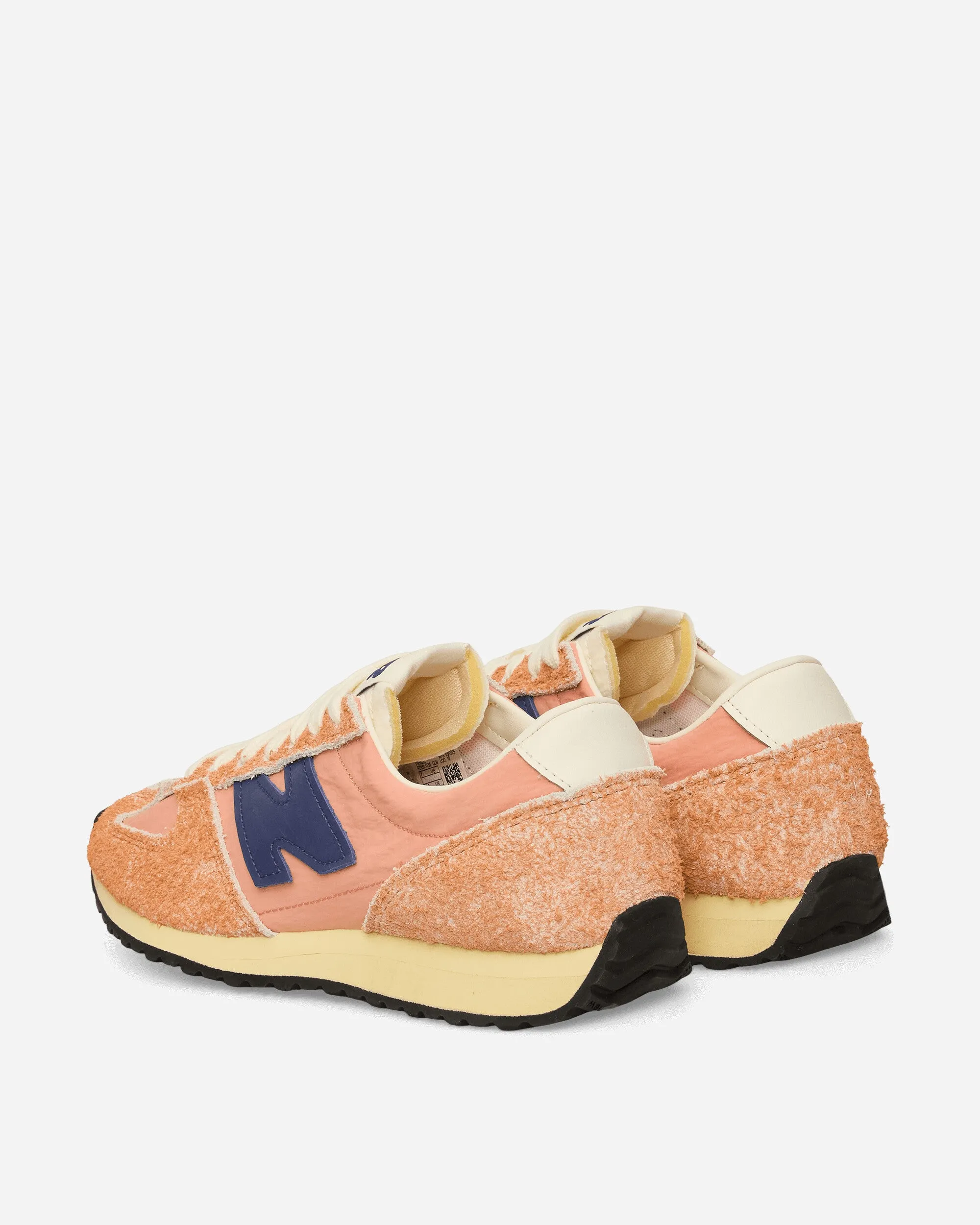 471 Sneakers Peach Nectar / Blue Oyster Body Balance Travel Light