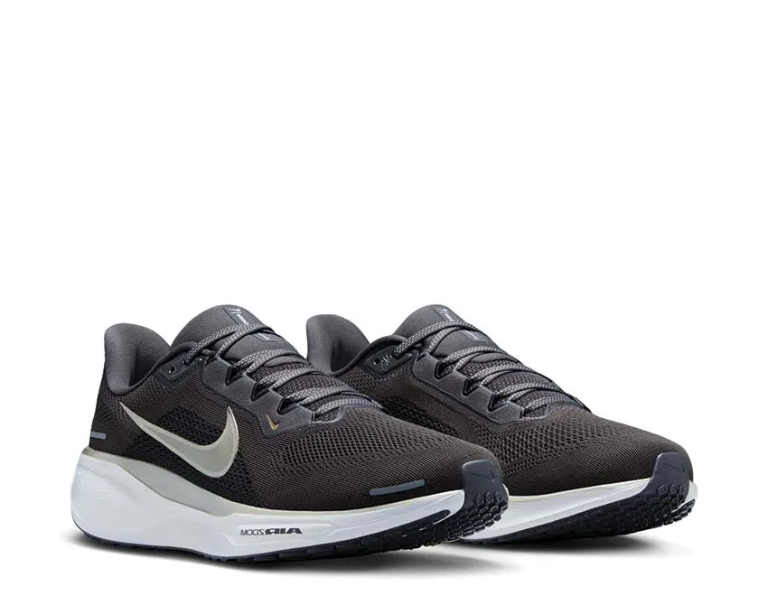 Nike Air Zoom Pegasus 41 "Jakob Ingebrigsten" seasonal running shoes running in the park