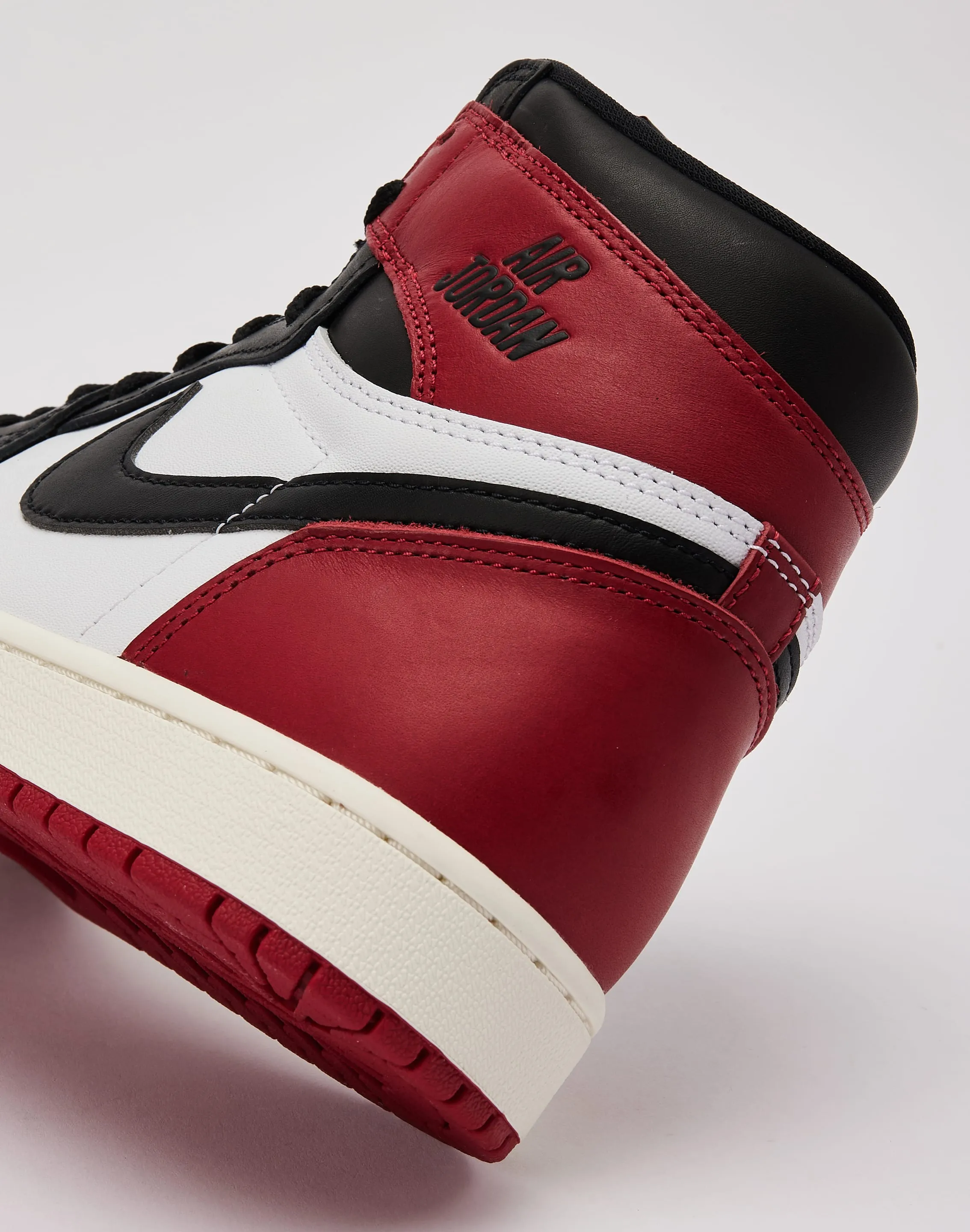 Jordan Air Jordan 1 Retro High OG 'Black Toe Reimagined' Shock Resistant