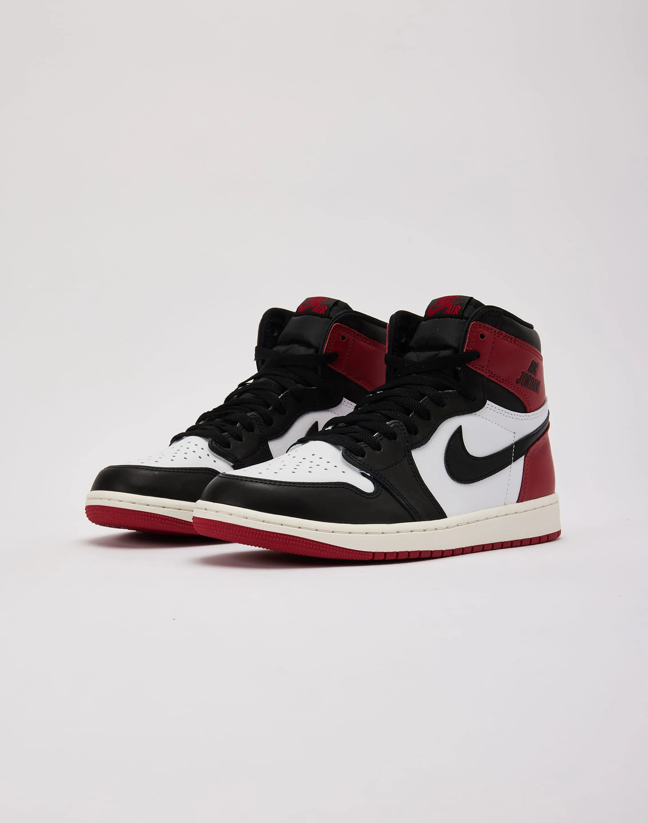 Jordan Air Jordan 1 Retro High OG 'Black Toe Reimagined' Light Step Foot Support