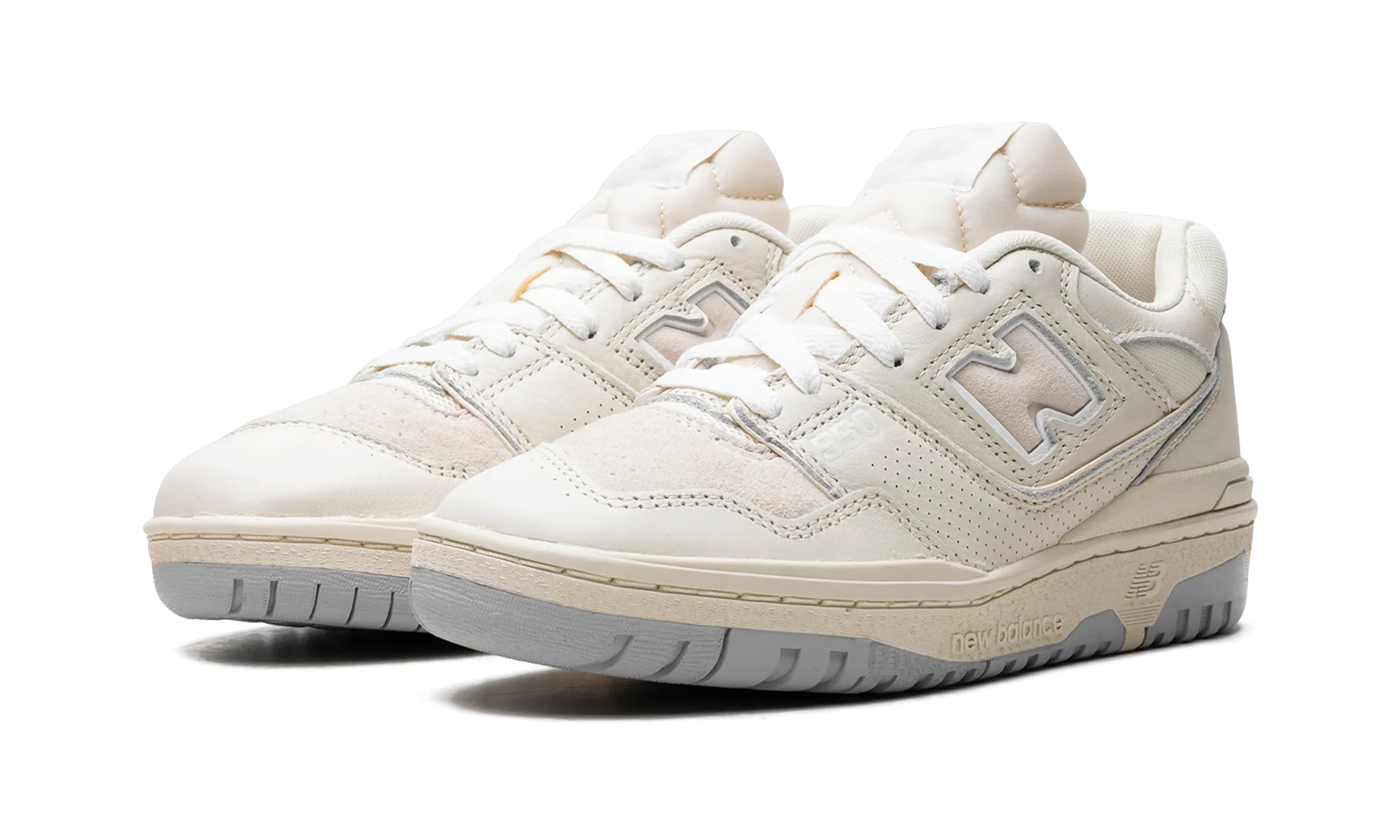 550 "White / Cream" Easy Movement
