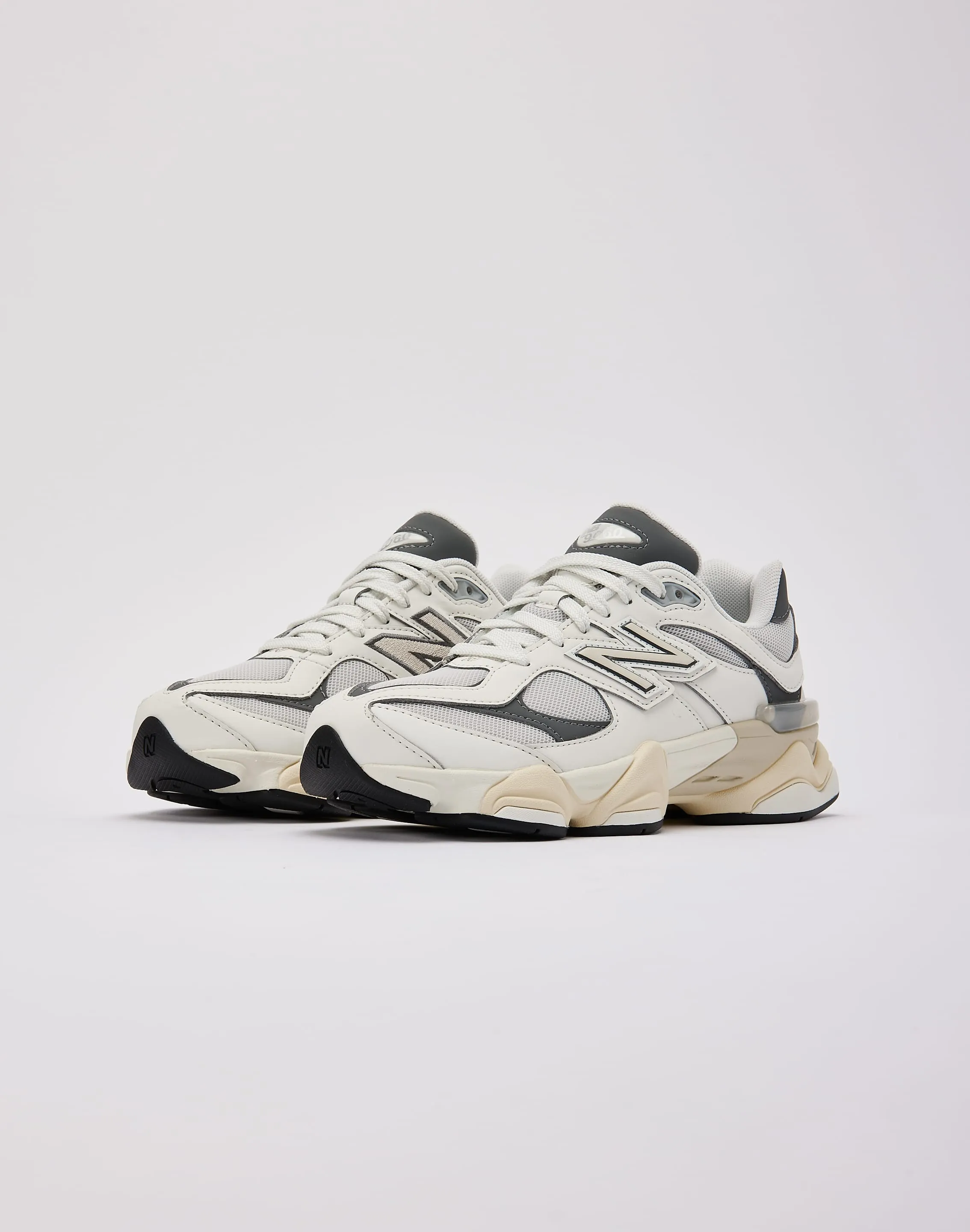 Leisure Comfort Shady Step New Balance 9060 Grade-School