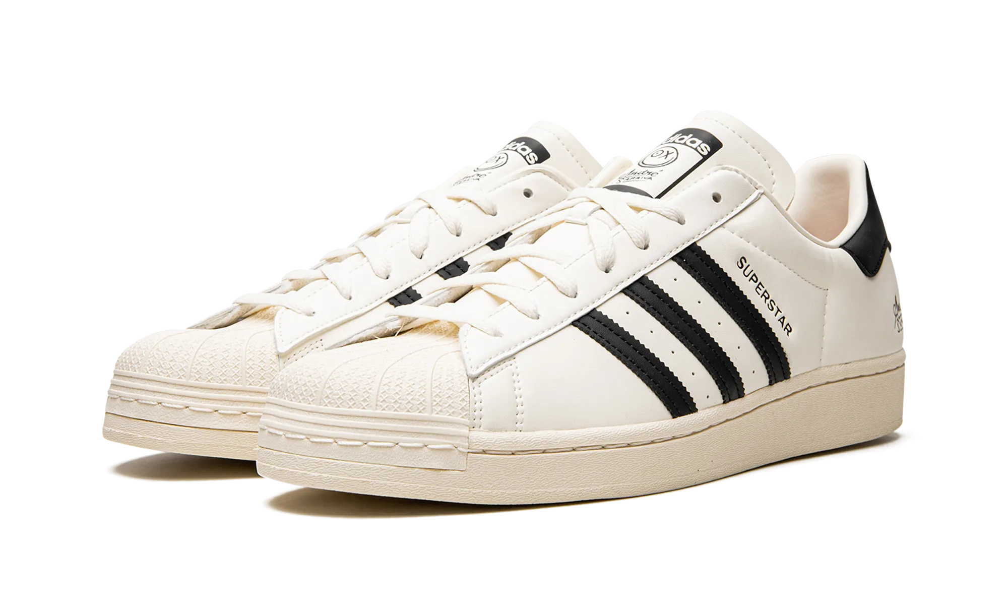 Superstar "Andr?? Saraiva x Superstar" Day-Long Wear Smooth Feel