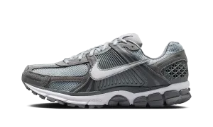 running in a floodplain area shoes Zoom Vomero 5 "Cool Grey Wolf Grey"