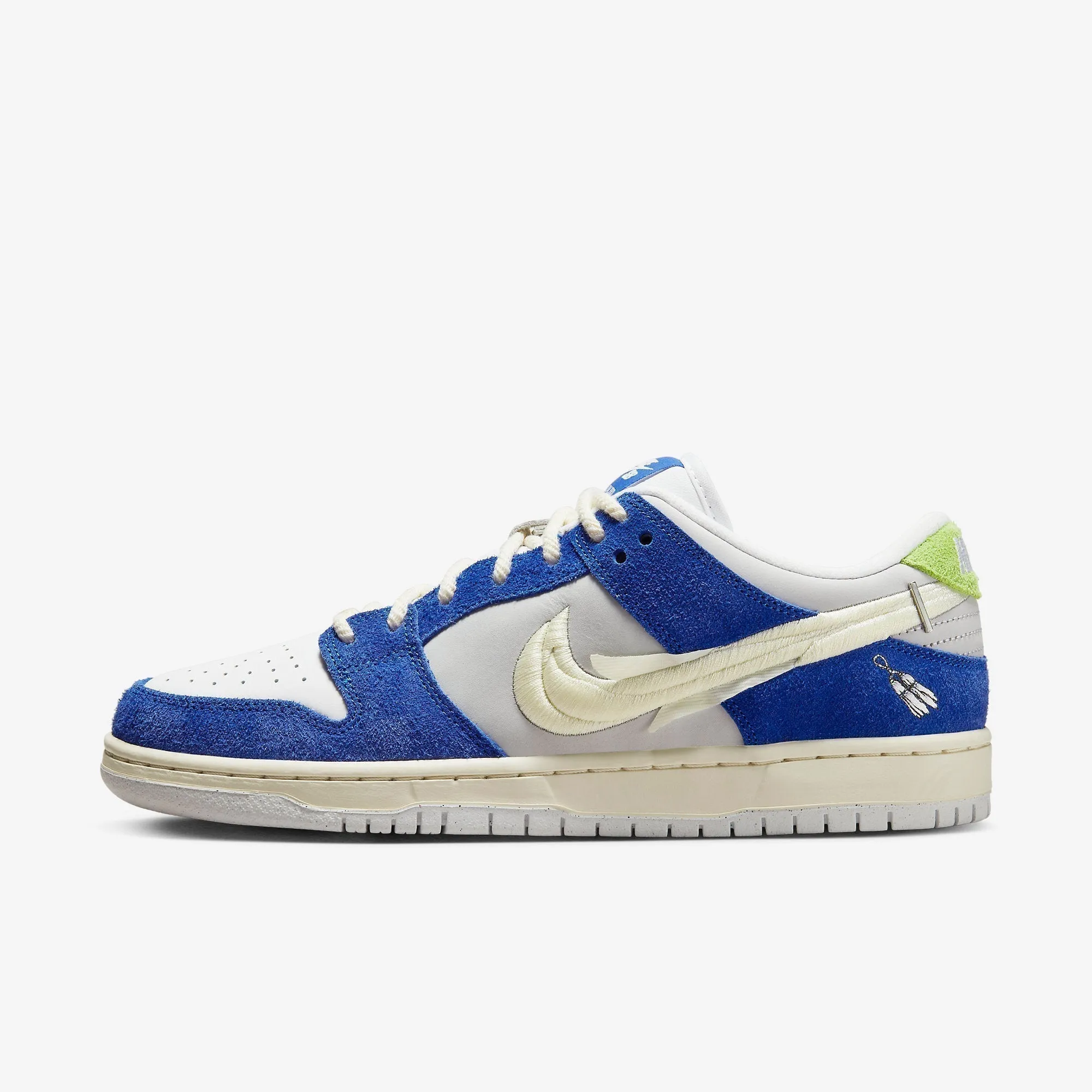 (Men's) Nike SB Dunk Low Pro QS x Fly Streetwear 'Gardenia' (2023) DQ5130-400 Sleek Aesthetic Modern Design
