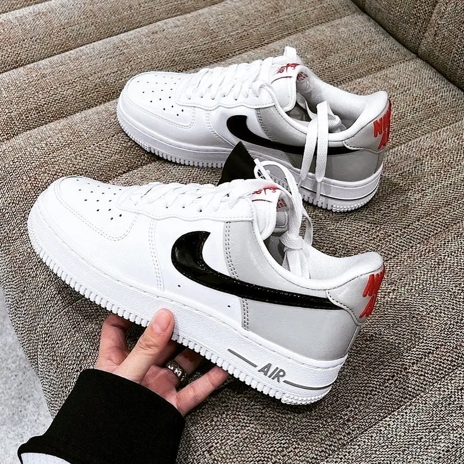 Light Motion Sunset Step NIKE AIR FORCE 1 WHITE GREY BLACK RED