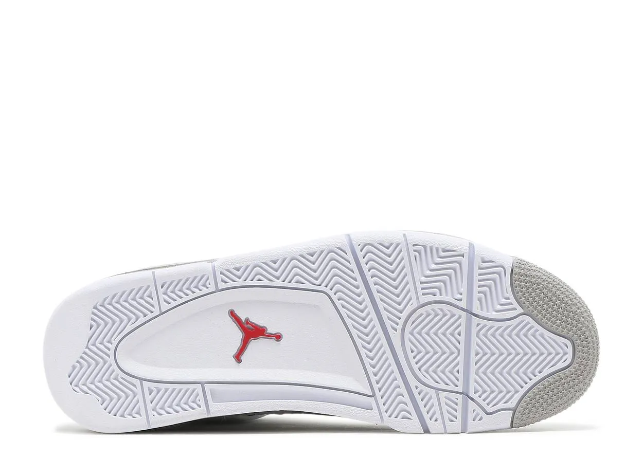 Leisure Day Grip Step Air Jordan 4 Tech White Oreo
