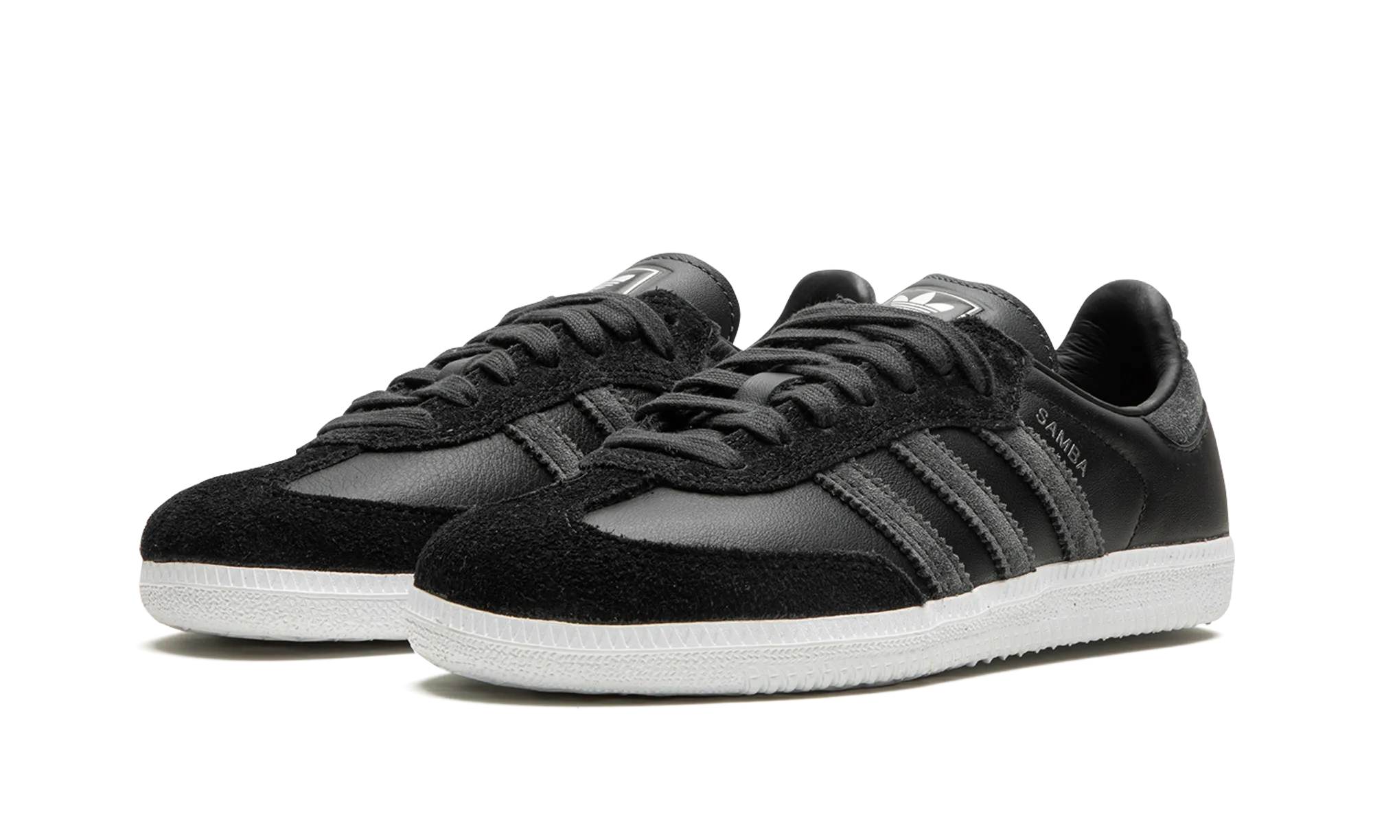 Samba Adv "Carbon" Ventilated Side Daily Walk