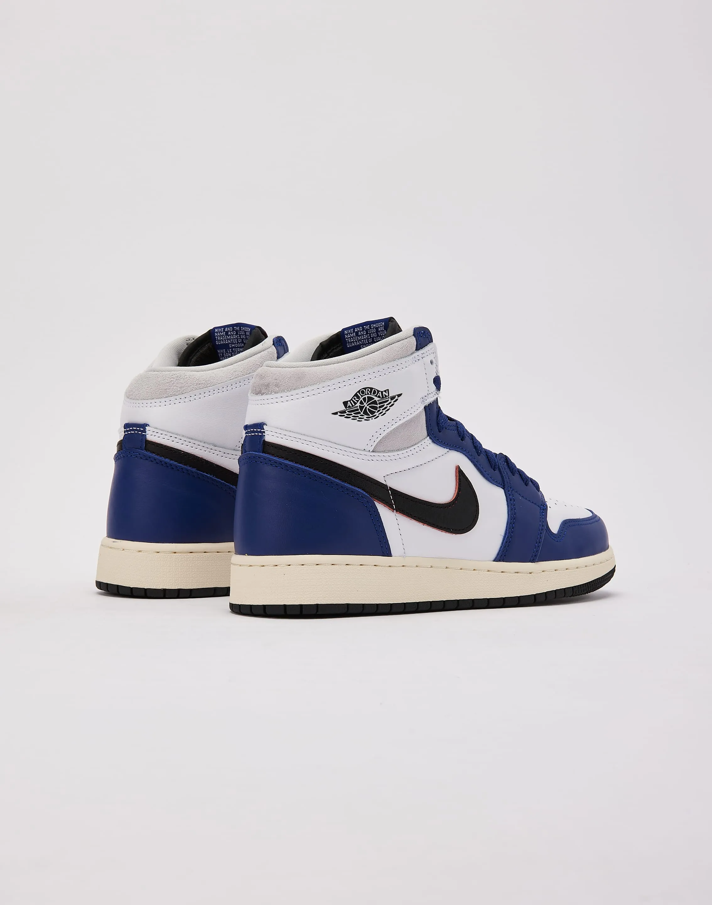 Jordan Air Jordan 1 Retro High OG 'Rare Air' Grade-School Silver Shine Comfort Ankle