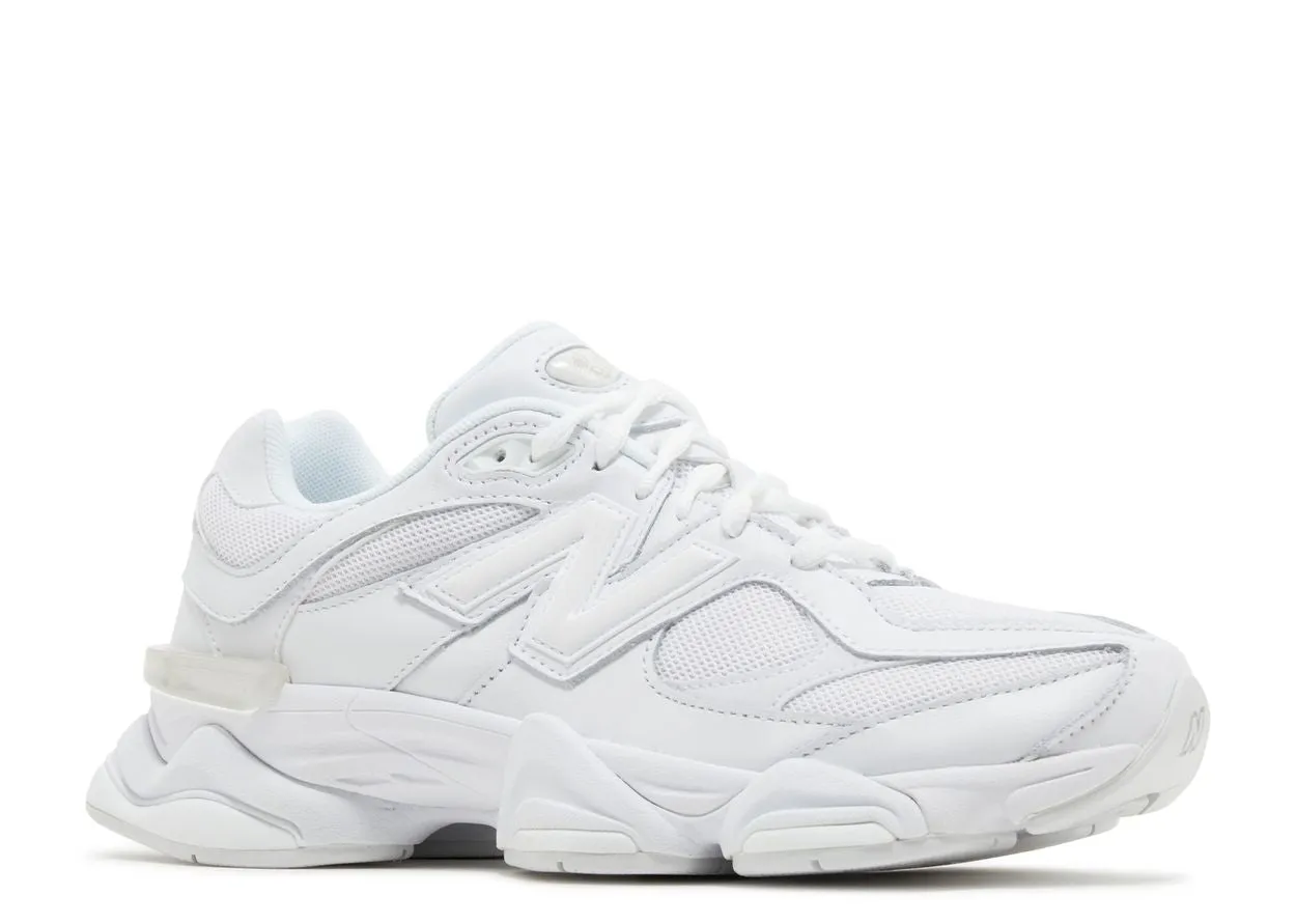 Daily Step Flower Step New Balance 9060 Triple White
