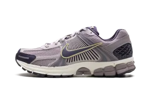Zoom Vomero 5 "Platinum Violet" pointed - toe shoes Wide toe box