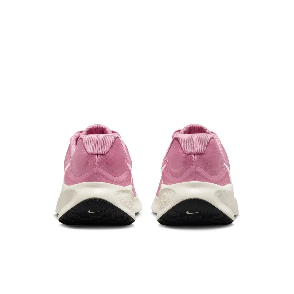 short - distance - runner Revolution 7 Road Running Shoes