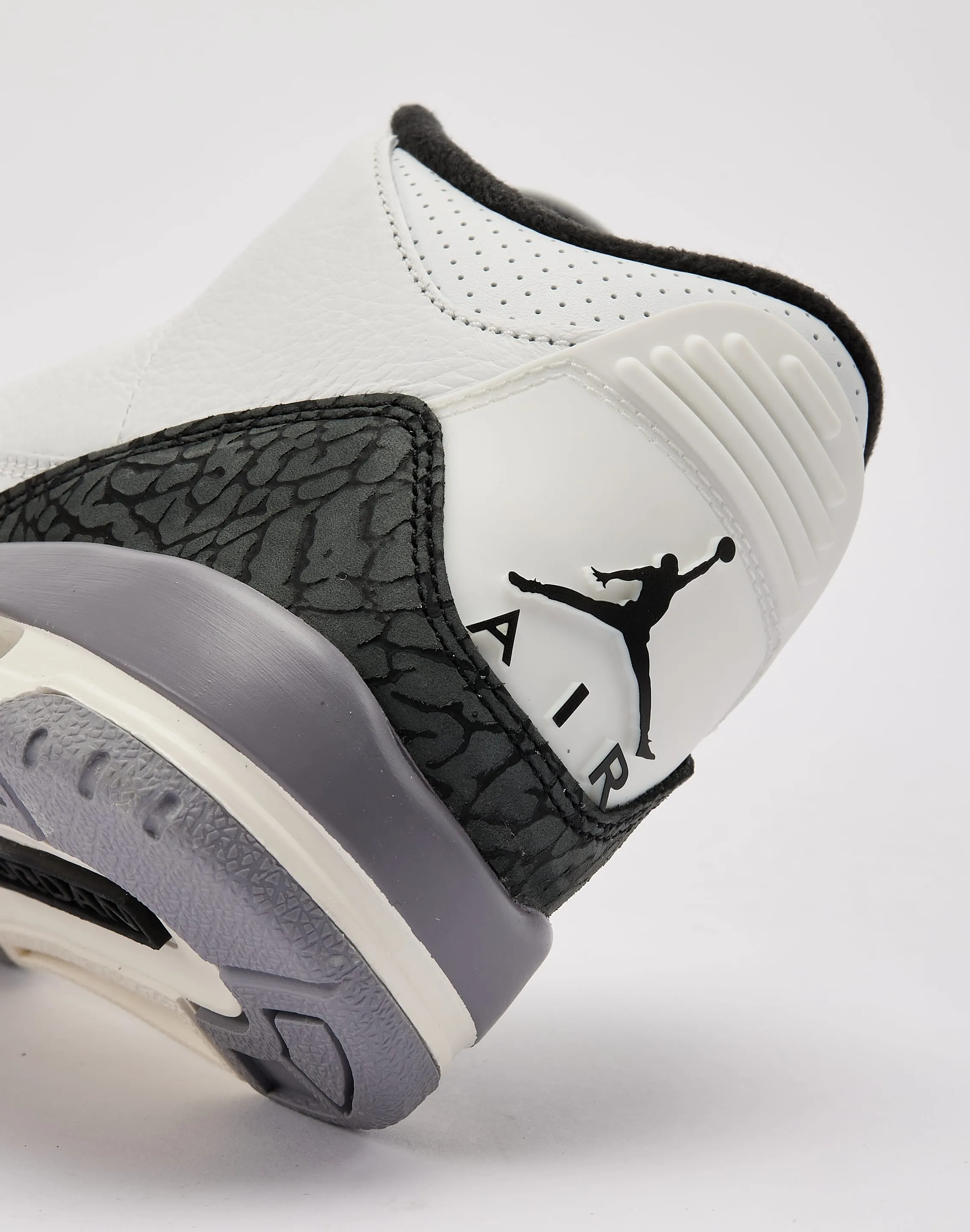 Jordan Air Jordan 3 Retro 'Cement Grey' Grade-School Court Fast