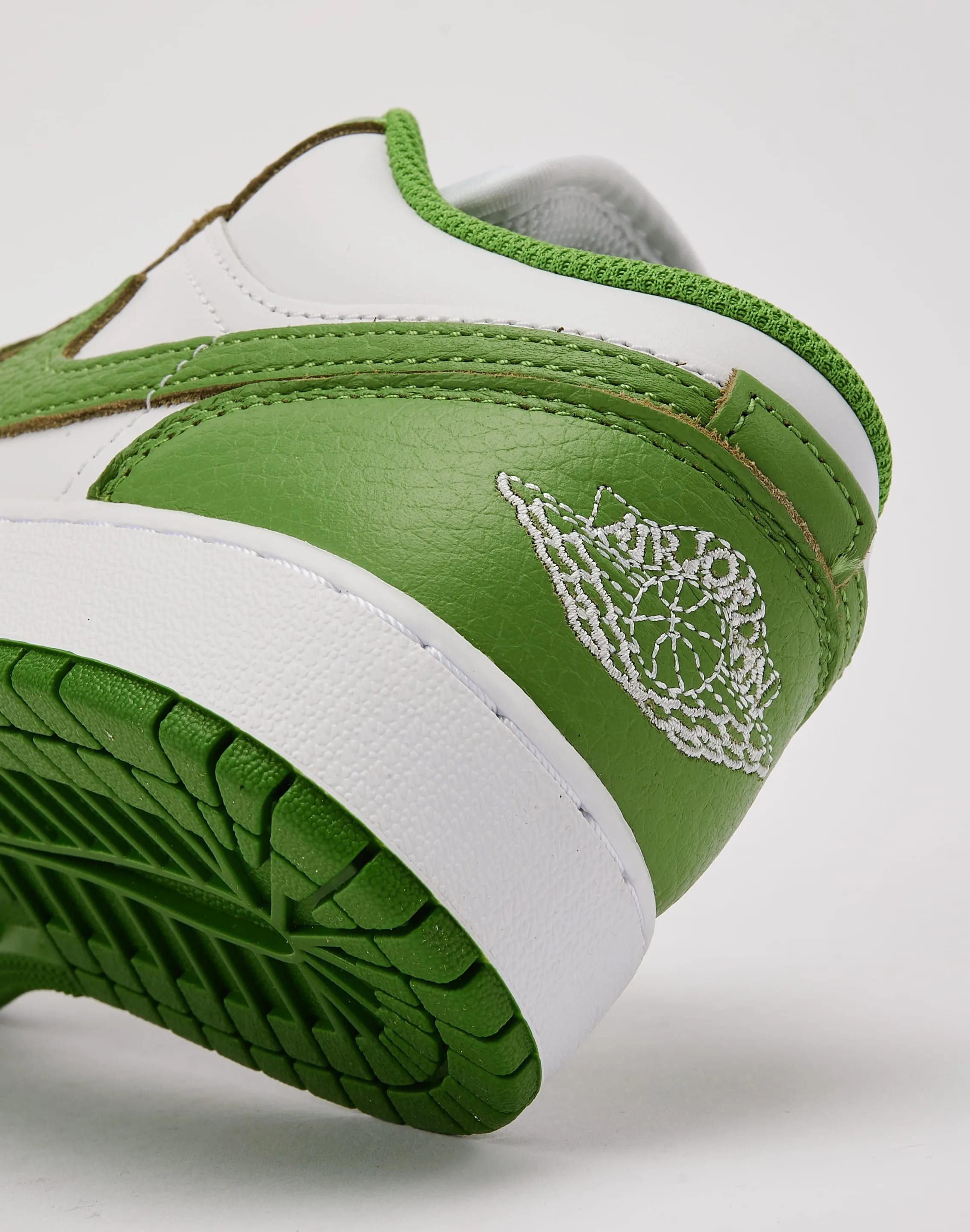 Week Easy Jordan Air Jordan 1 Low SE Grade-School