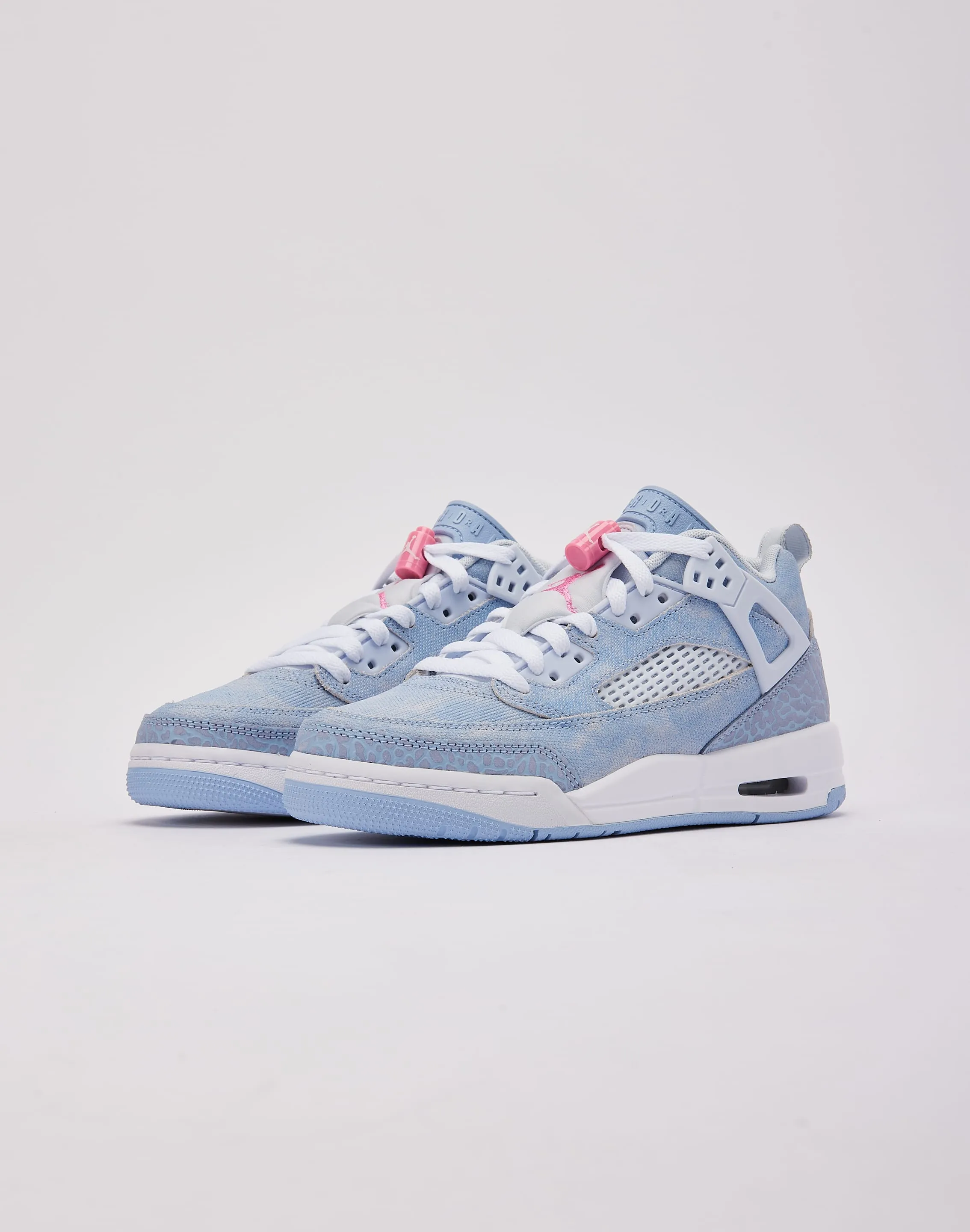 Enhanced grip Mountain Strong Jordan Spizike Low Grade-School