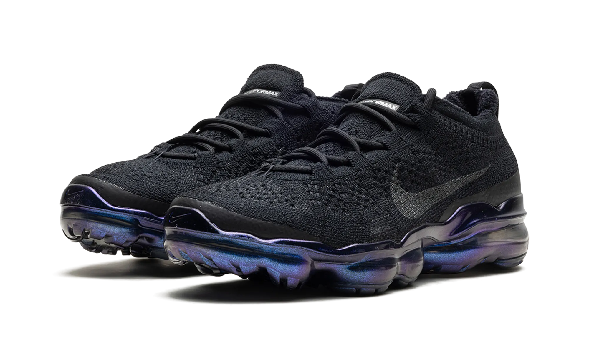 VAPORMAX 2023 FLYKNIT WMNS "Black Iridescent" Activity - tracker - enabled running in a ice field area shoes