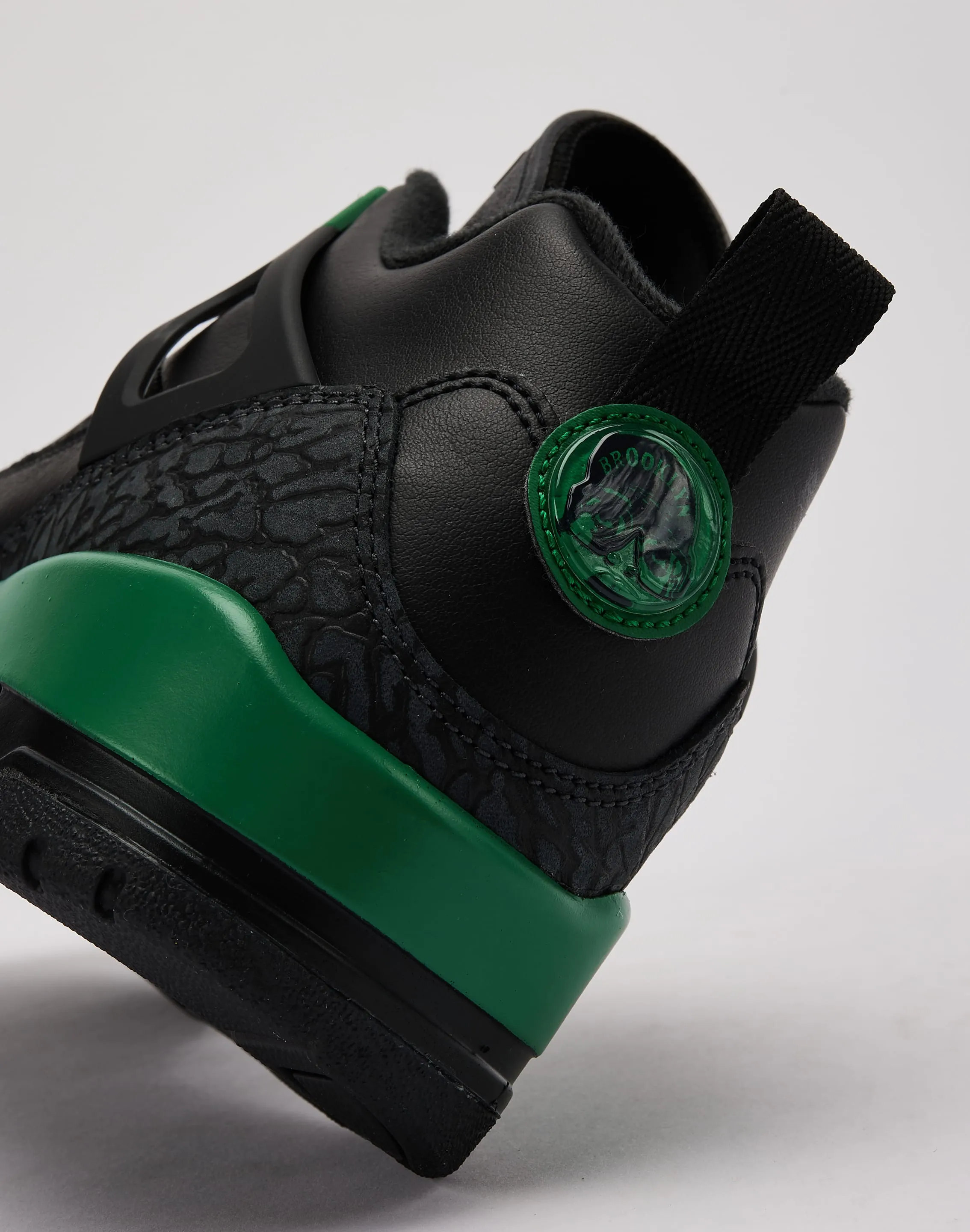 Polish Look Jordan Spizike Low