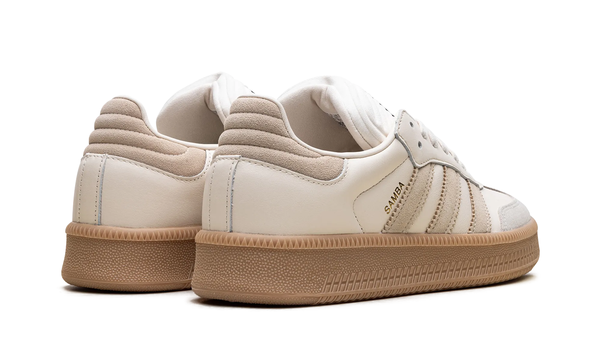 Versatile Upper Modern Feel Samba XLG "Magic Beige Gum"