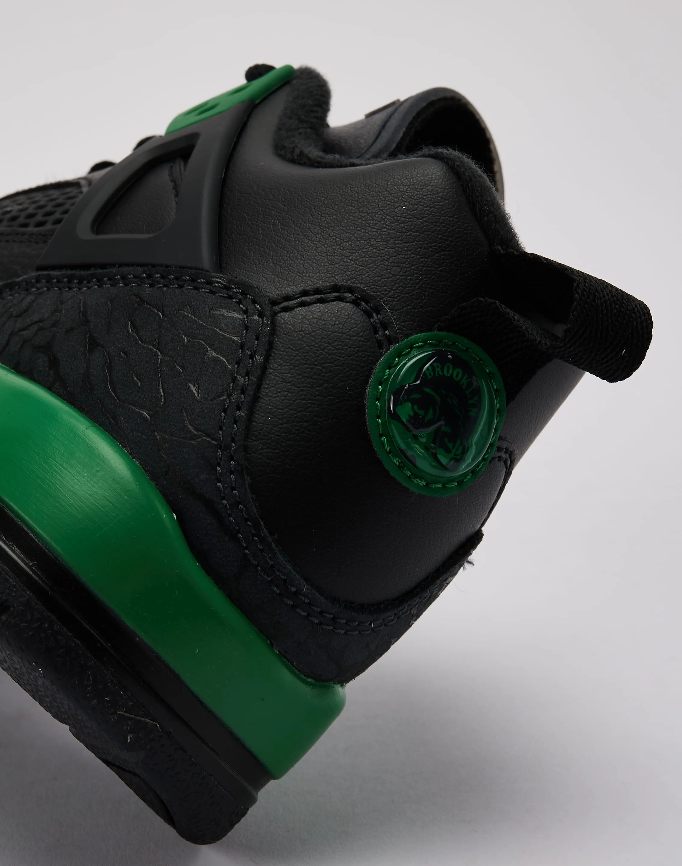 Jordan Spizike Low Grade-School Lightweight
