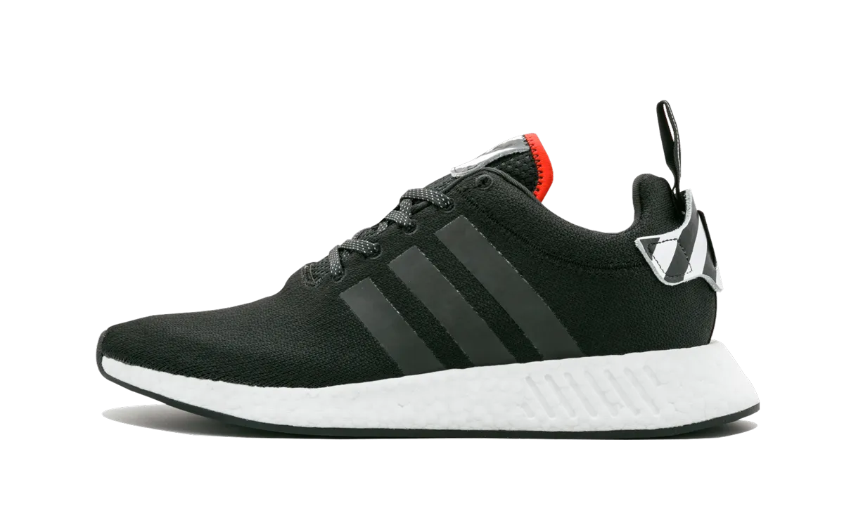 NMD_R2 "Hong Kong Pack" Light Arch Walking Mood