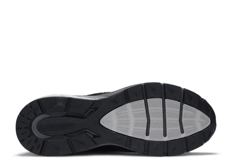 Active Style Friend Pace New Balance 990 v5 Black