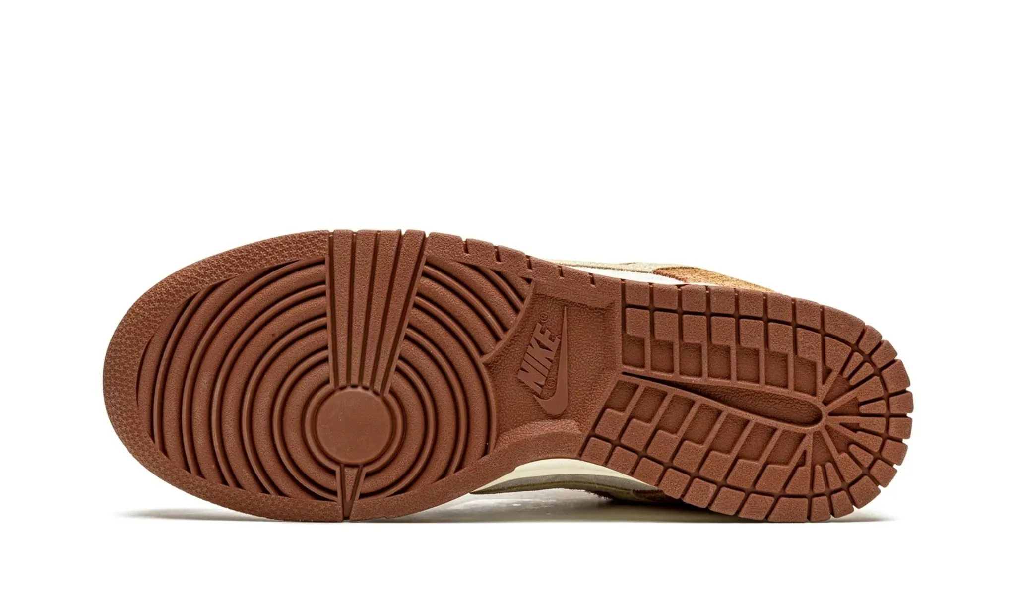 Outdoor Step Nike Dunk Low "Medium Curry"