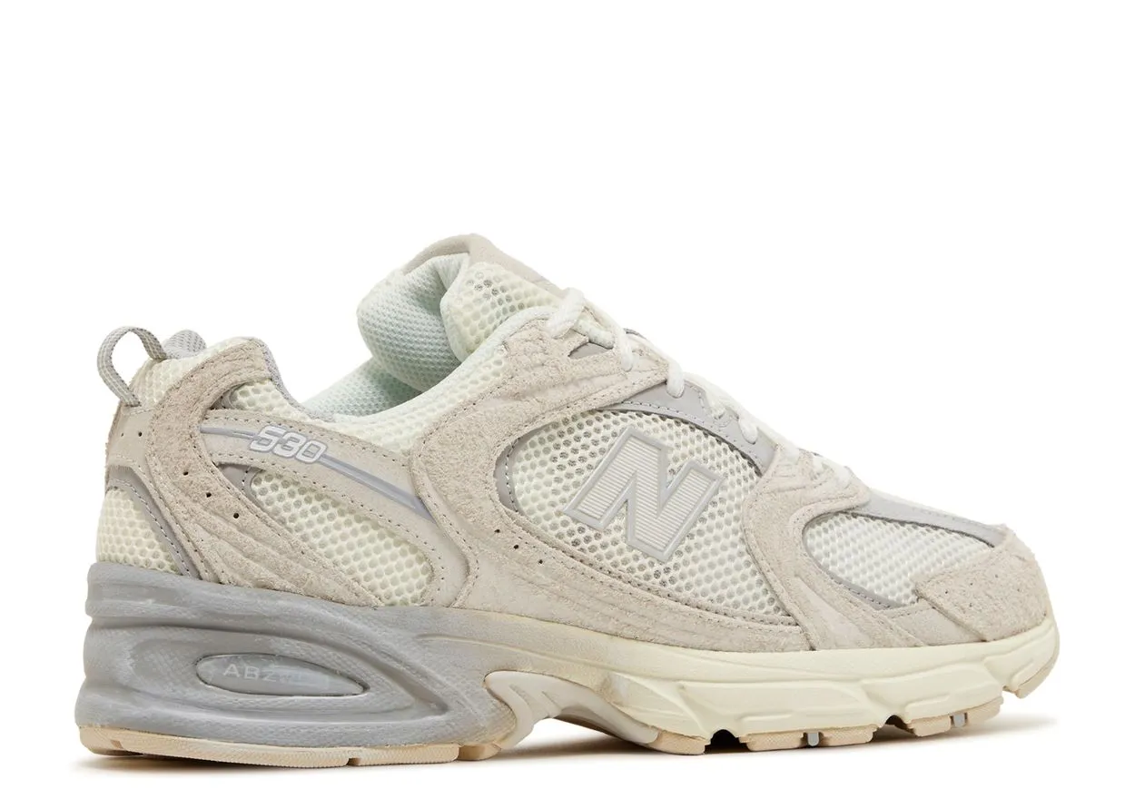 New Balance 530 Moonbeam Raw Cashew Raincloud Foot Motion
