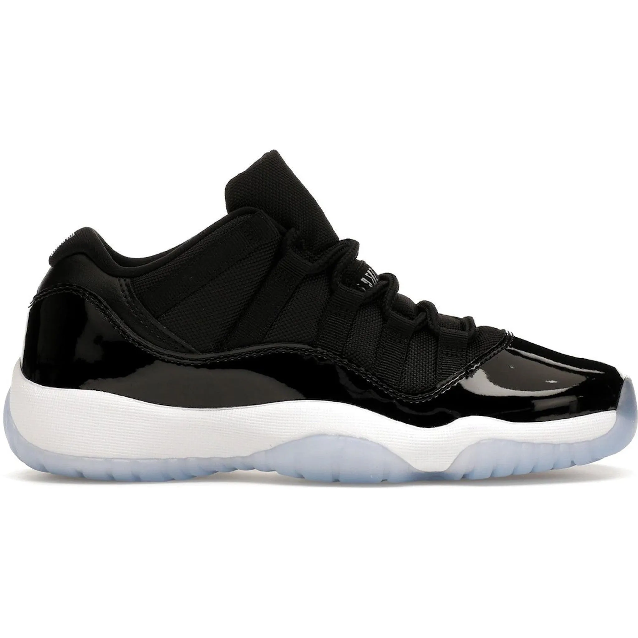 Trail Walk Jordan 11 Retro Low Space Jam (GS)