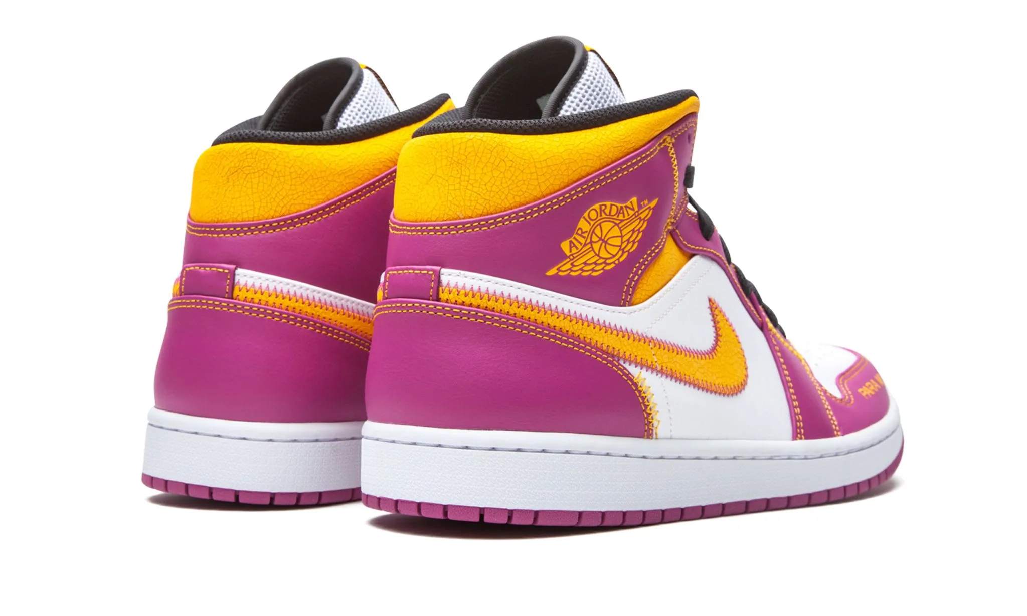 Travel Essential Relaxed Look Shoes Air Jordan 1 Mid Dia De Los Muertos
