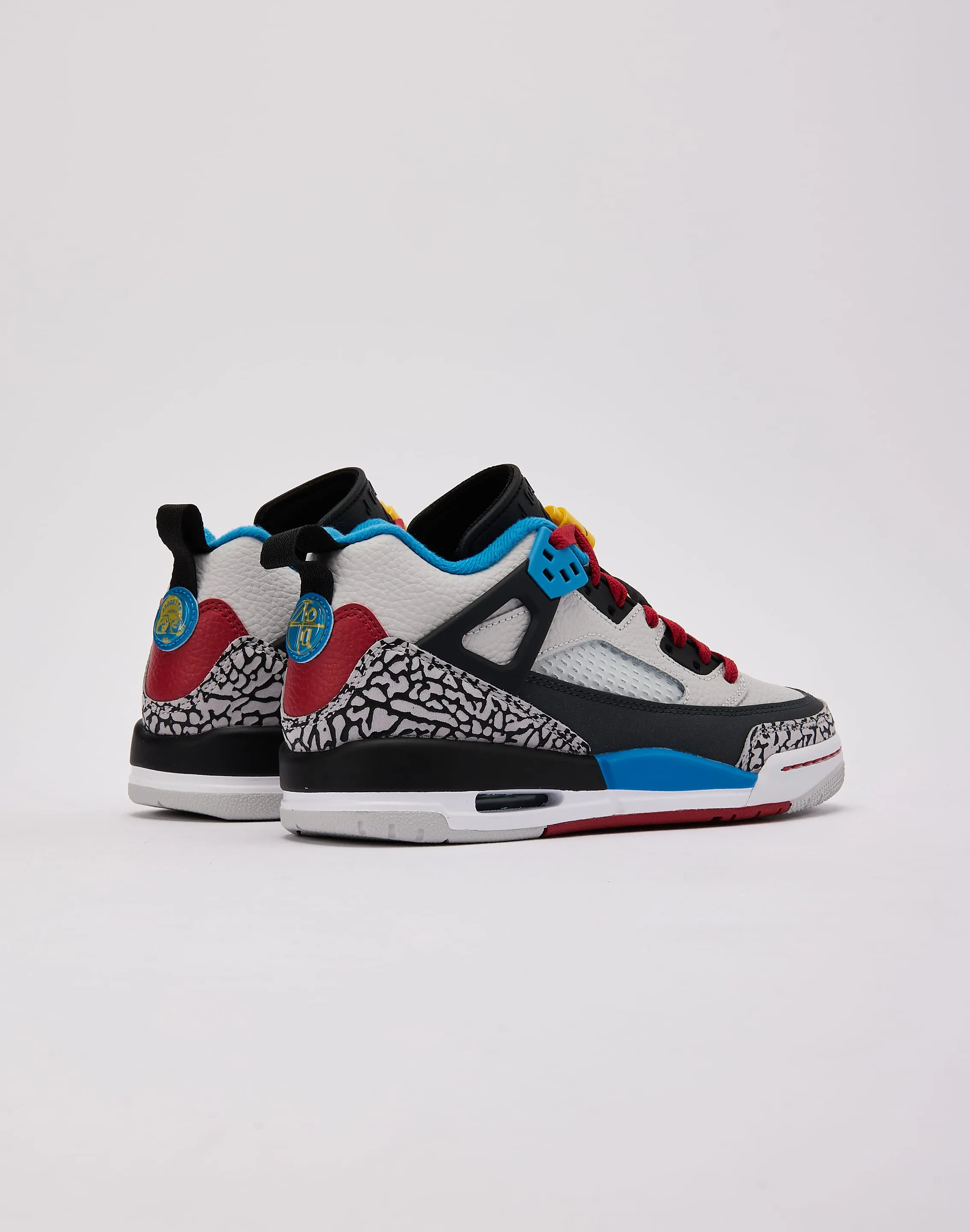 Jordan Spizike Low SE Grade-School Heat Mode