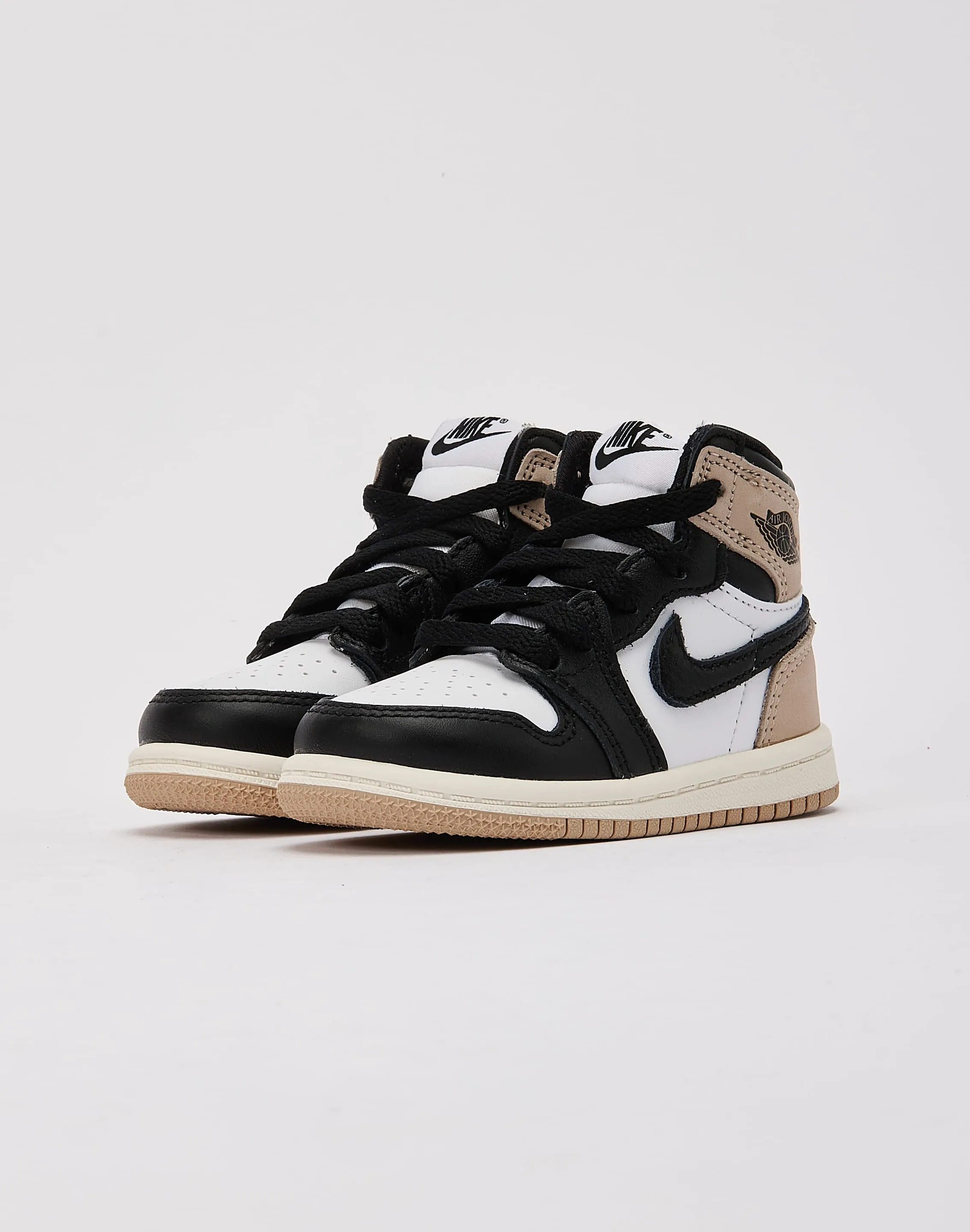 Season Ease Jordan Air Jordan 1 Retro High OG 'Latte' Toddler