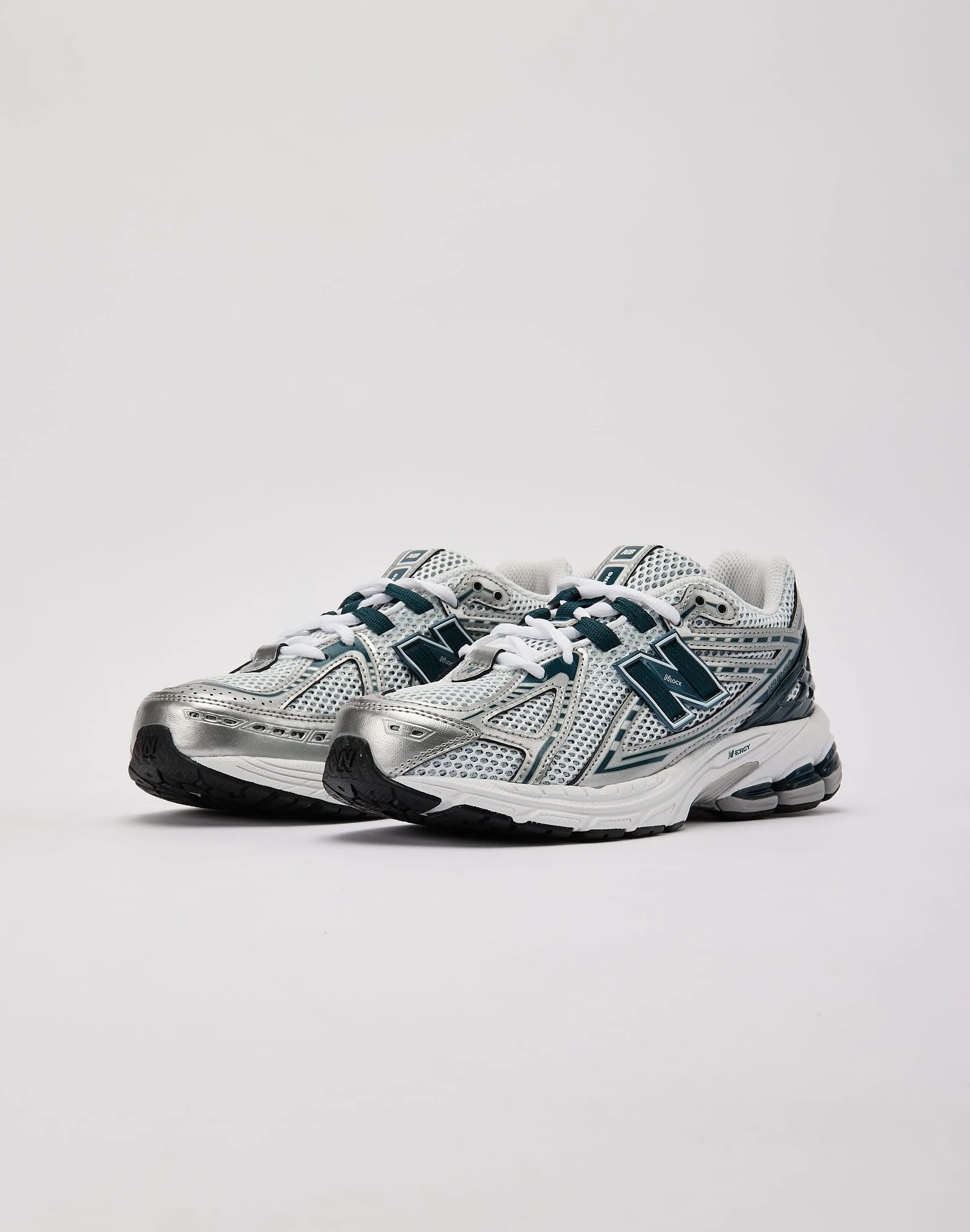 Everyday Fit New Balance 1906R Grade-School